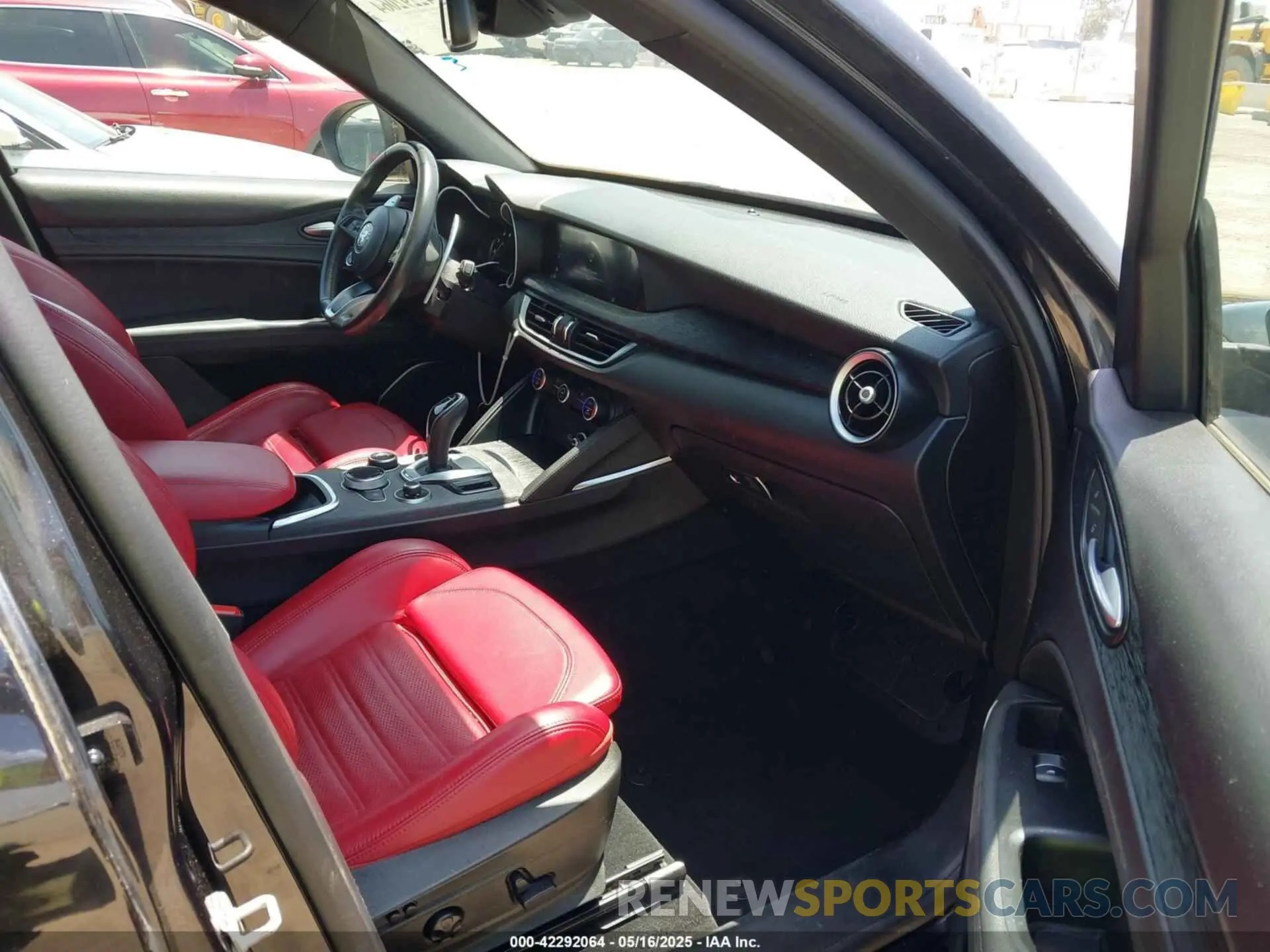 5 Photograph of a damaged car ZASPAJAN2N7D29686 ALFA ROMEO STELVIO 2022