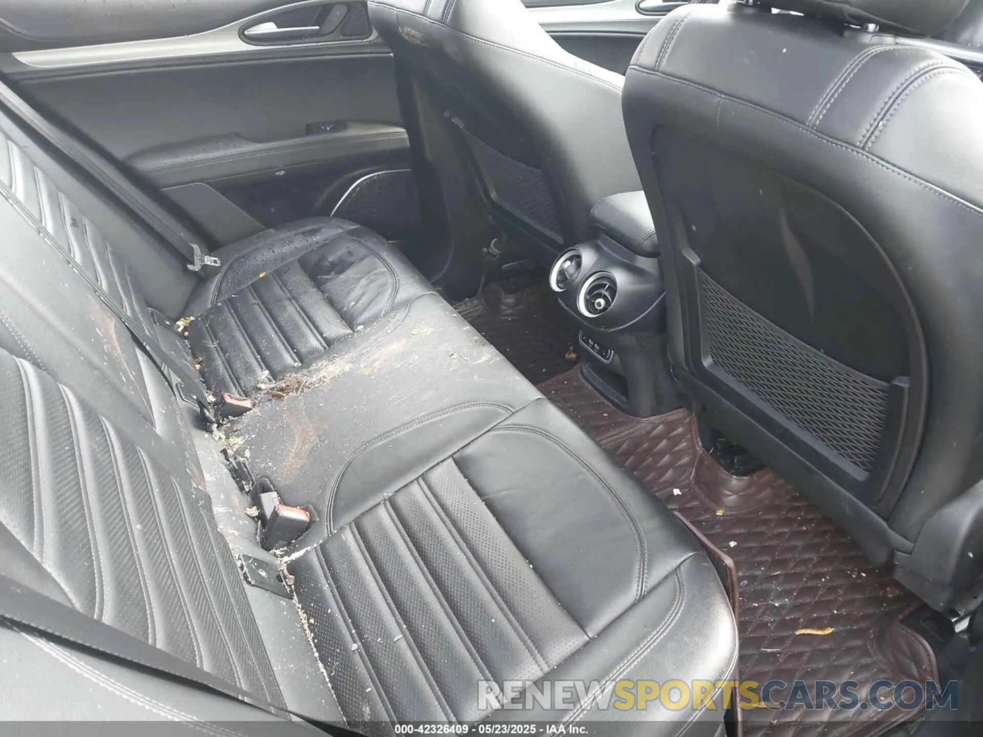 8 Photograph of a damaged car ZASPAKBNXN7D26328 ALFA ROMEO STELVIO 2022