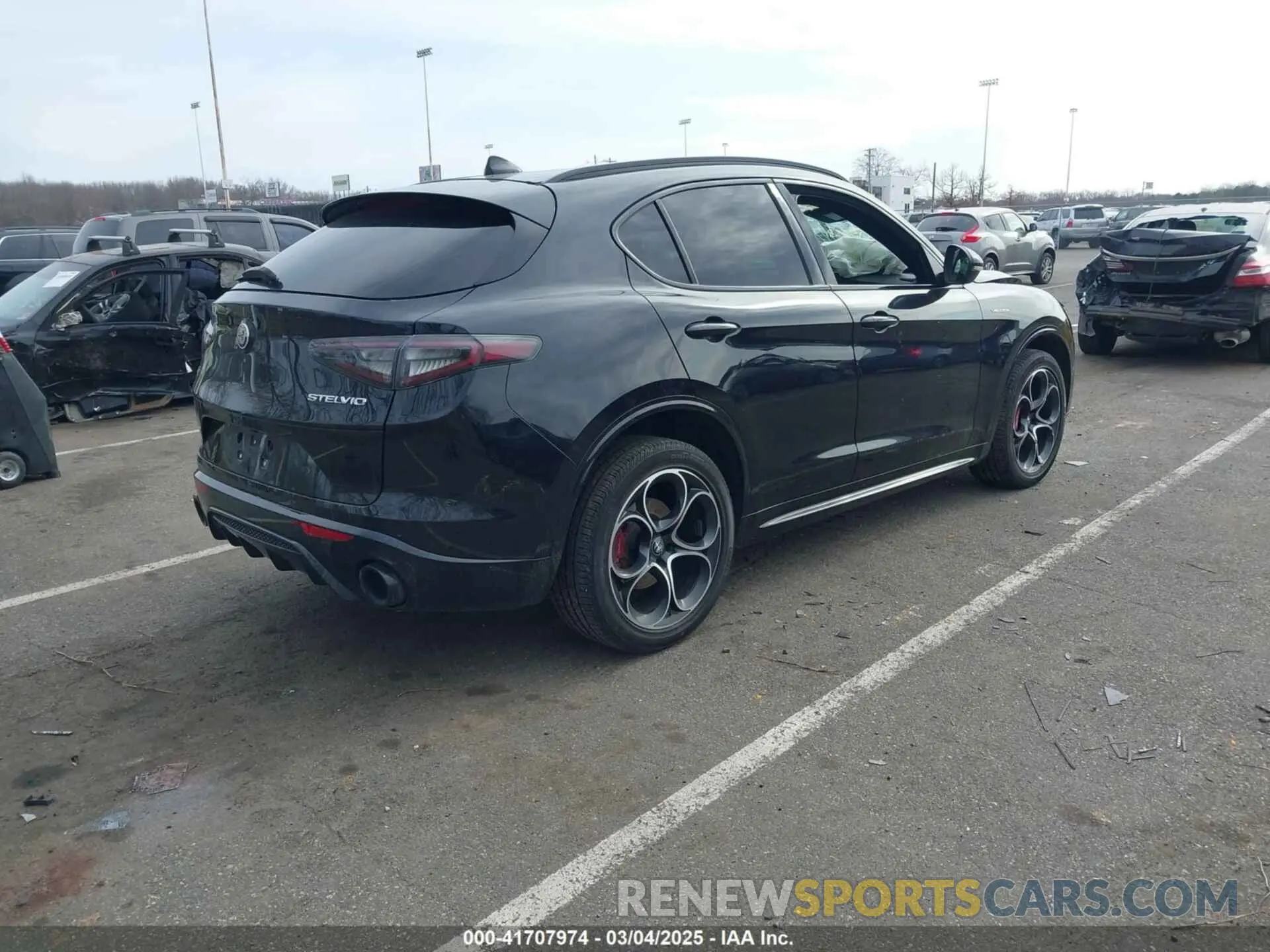 4 Photograph of a damaged car ZASPAKBN3R7D74078 ALFA ROMEO STELVIO 2024