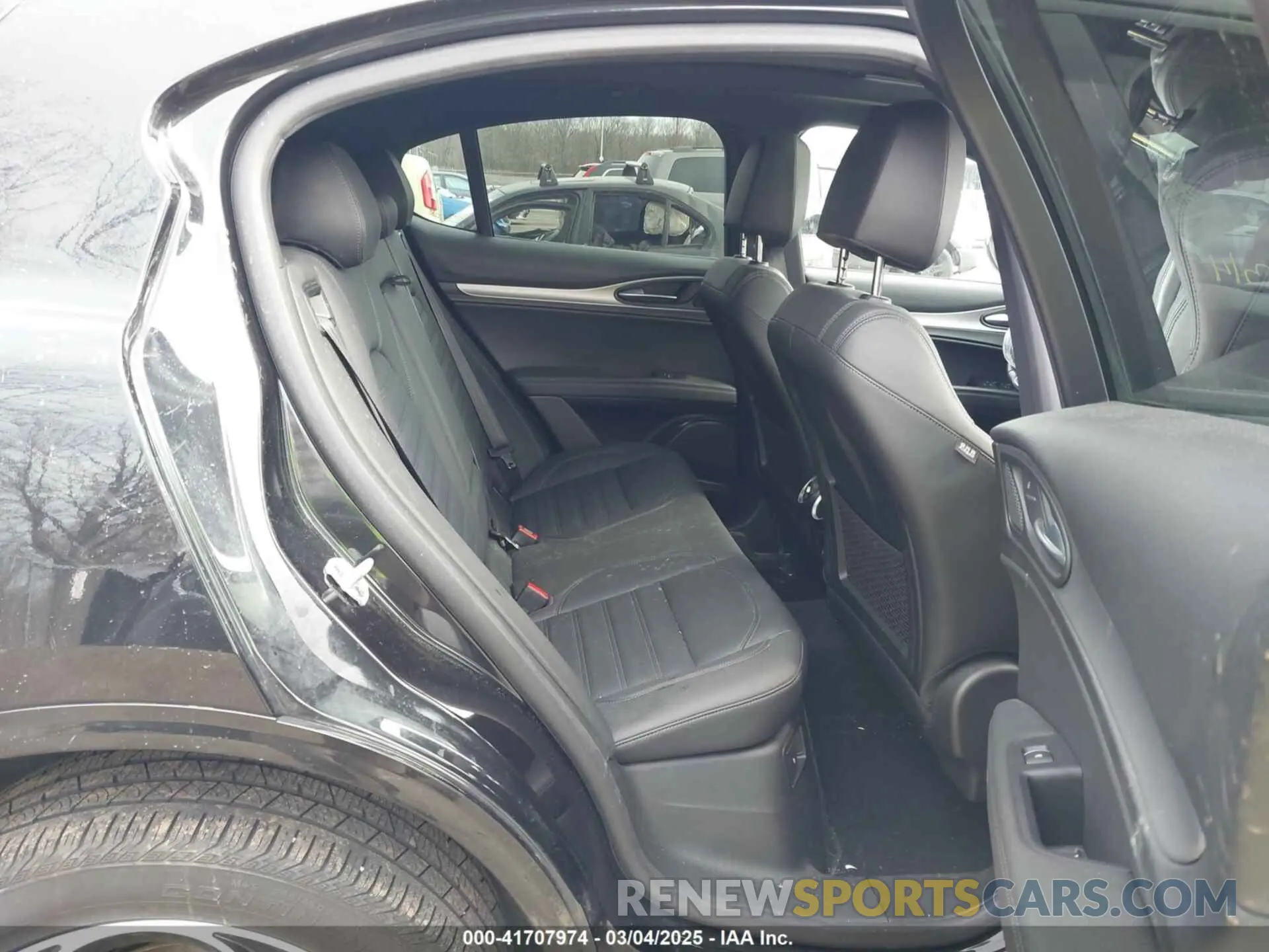 8 Photograph of a damaged car ZASPAKBN3R7D74078 ALFA ROMEO STELVIO 2024