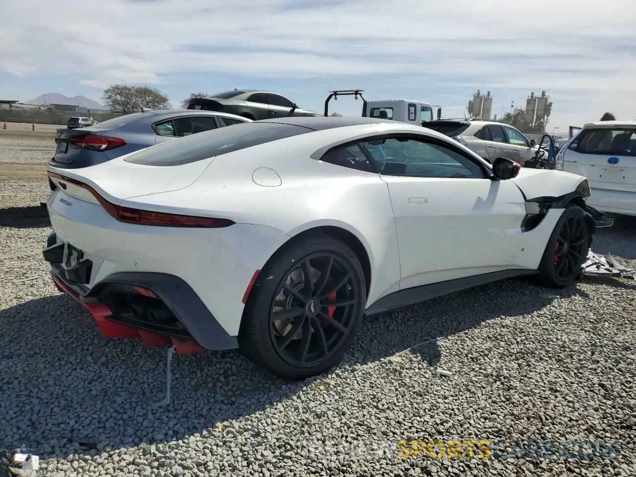 3 Фотография поврежденного автомобиля SCFSMGAW9KGN02588 ASTON MARTIN ALL MODELS 2019
