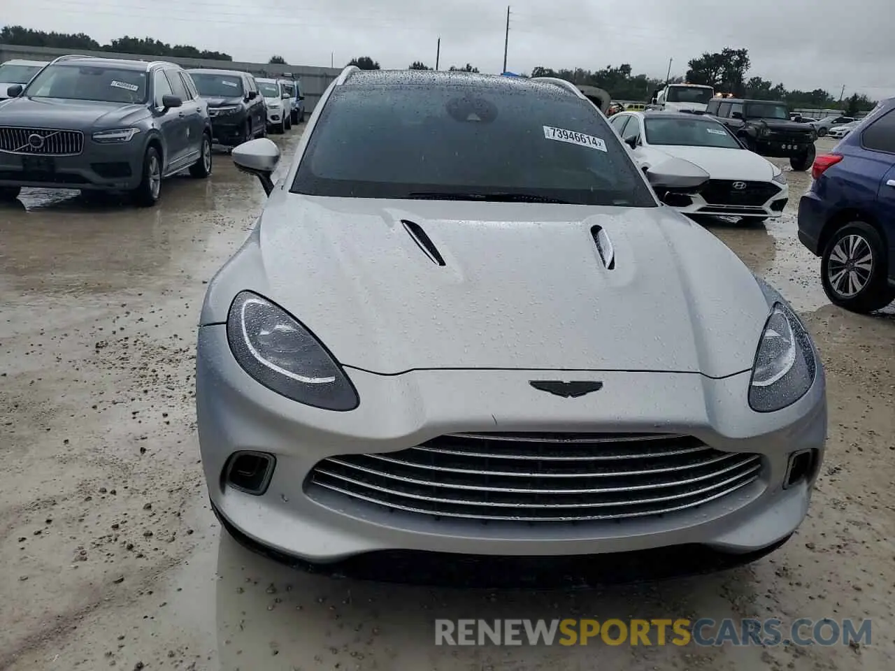 5 Photograph of a damaged car SCFVUJAW4MTV03930 ASTON MARTIN DBX 2021