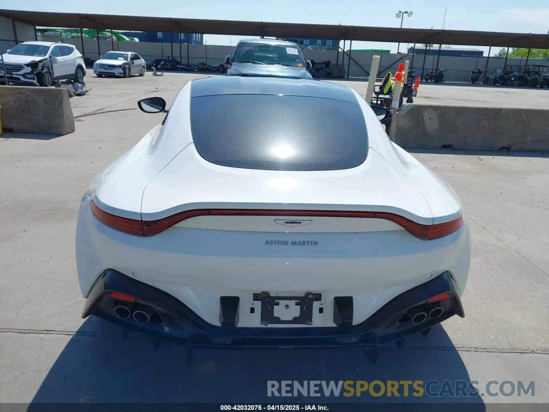 17 Photograph of a damaged car SCFSMGAW4KGN01848 ASTON MARTIN VANTAGE 2019