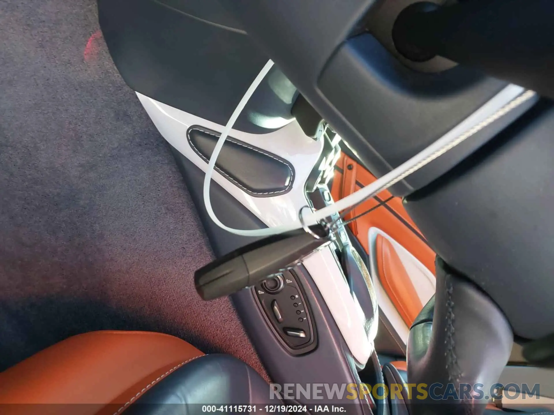 11 Photograph of a damaged car SCFSMGAW8KGN00136 ASTON MARTIN VANTAGE 2019