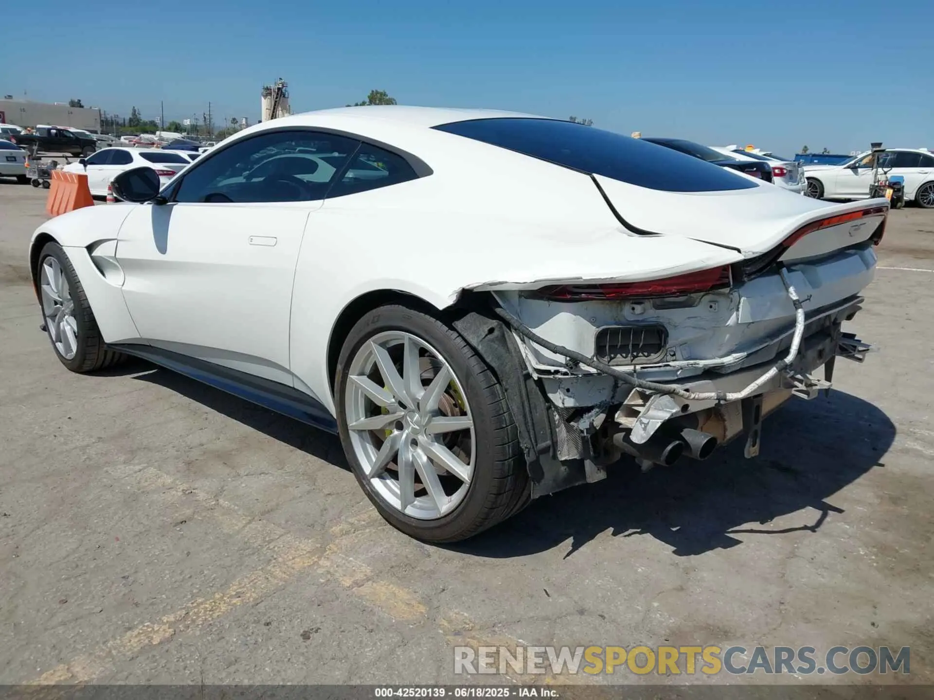3 Фотография поврежденного автомобиля SCFSMGAW6LGN03294 ASTON MARTIN VANTAGE 2020