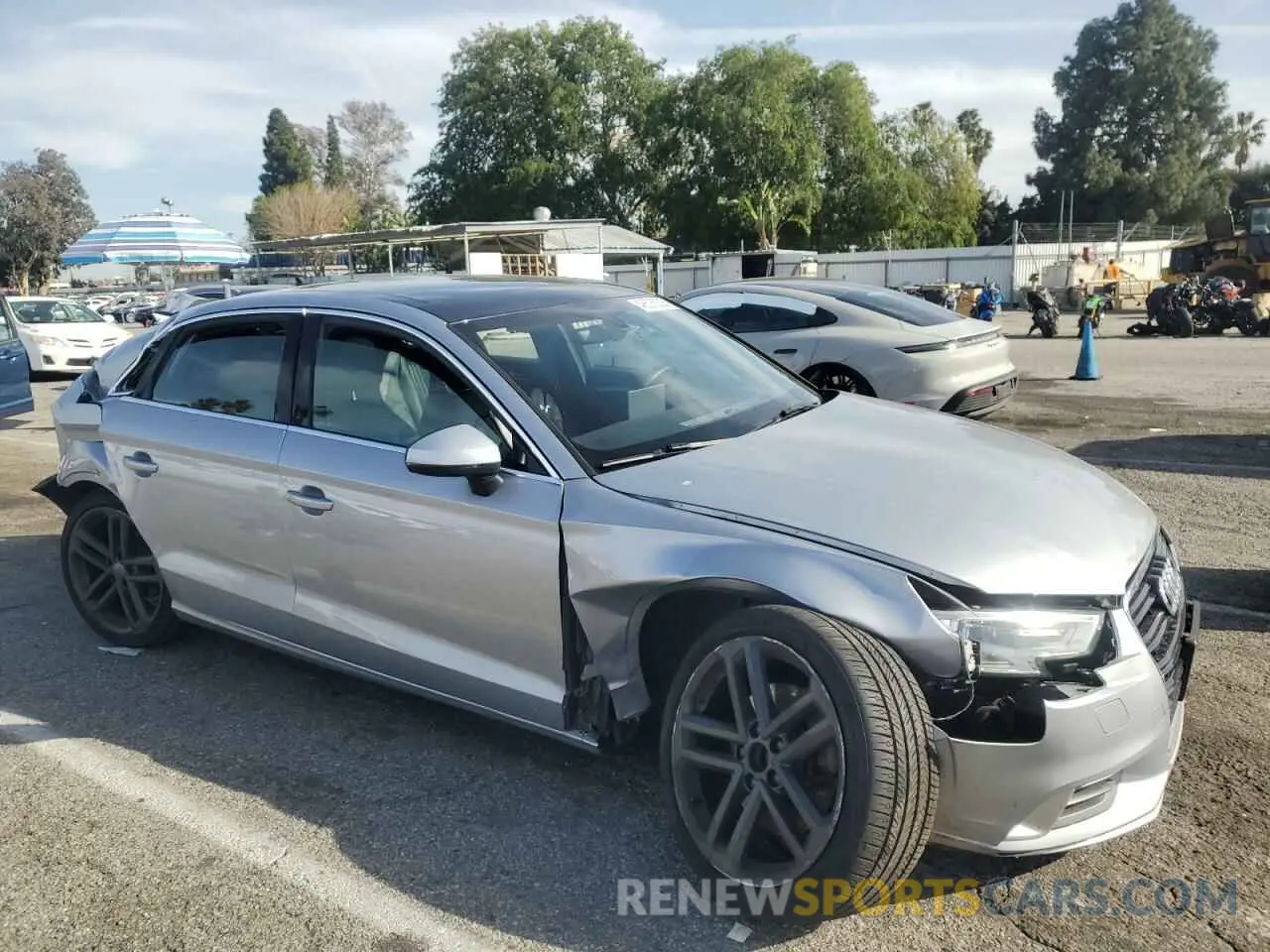 4 Фотография поврежденного автомобиля WAUAUGFF0K1020594 AUDI A3 2019
