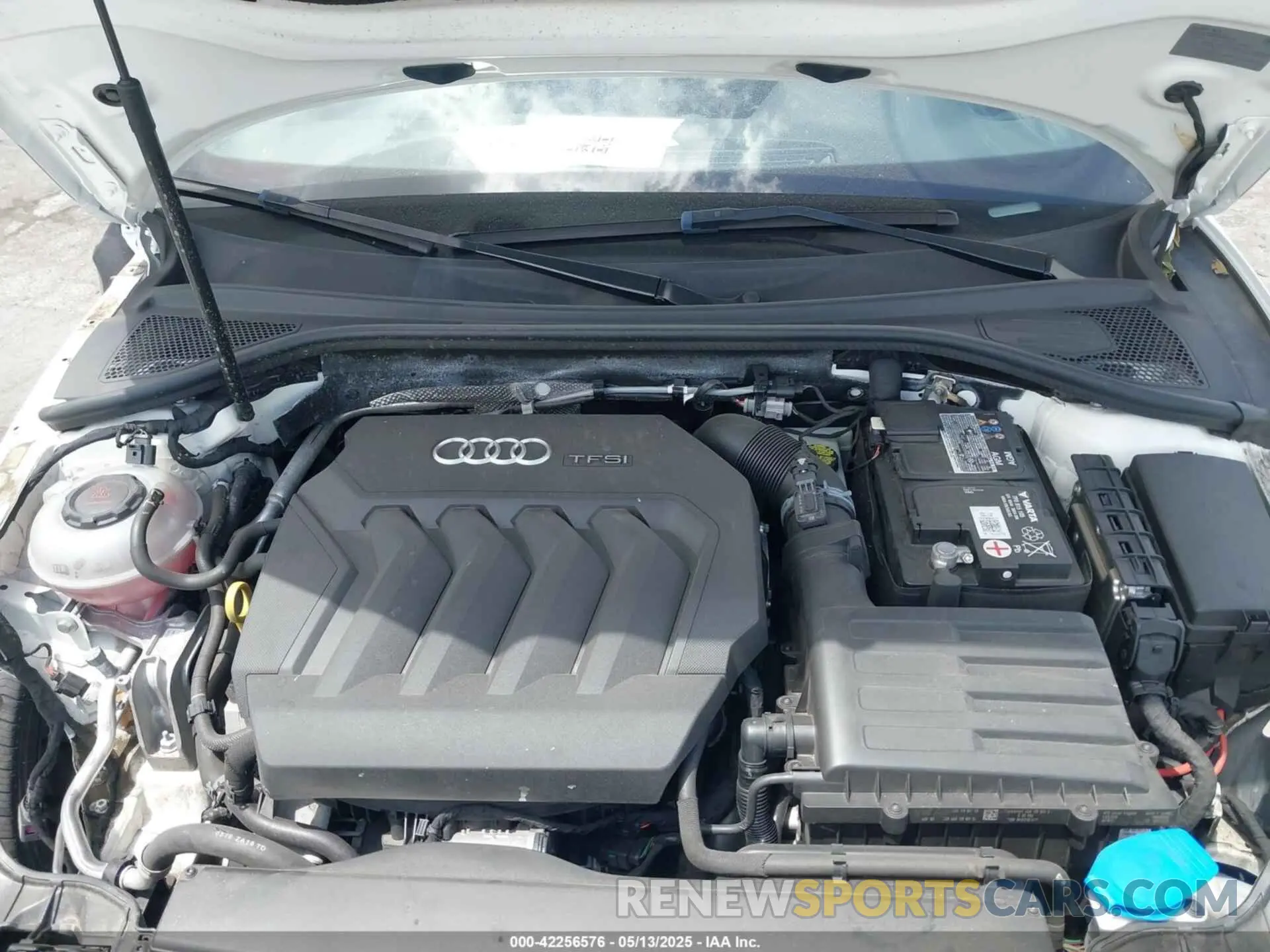 10 Фотография поврежденного автомобиля WAUAUGFF3KA100939 AUDI A3 2019