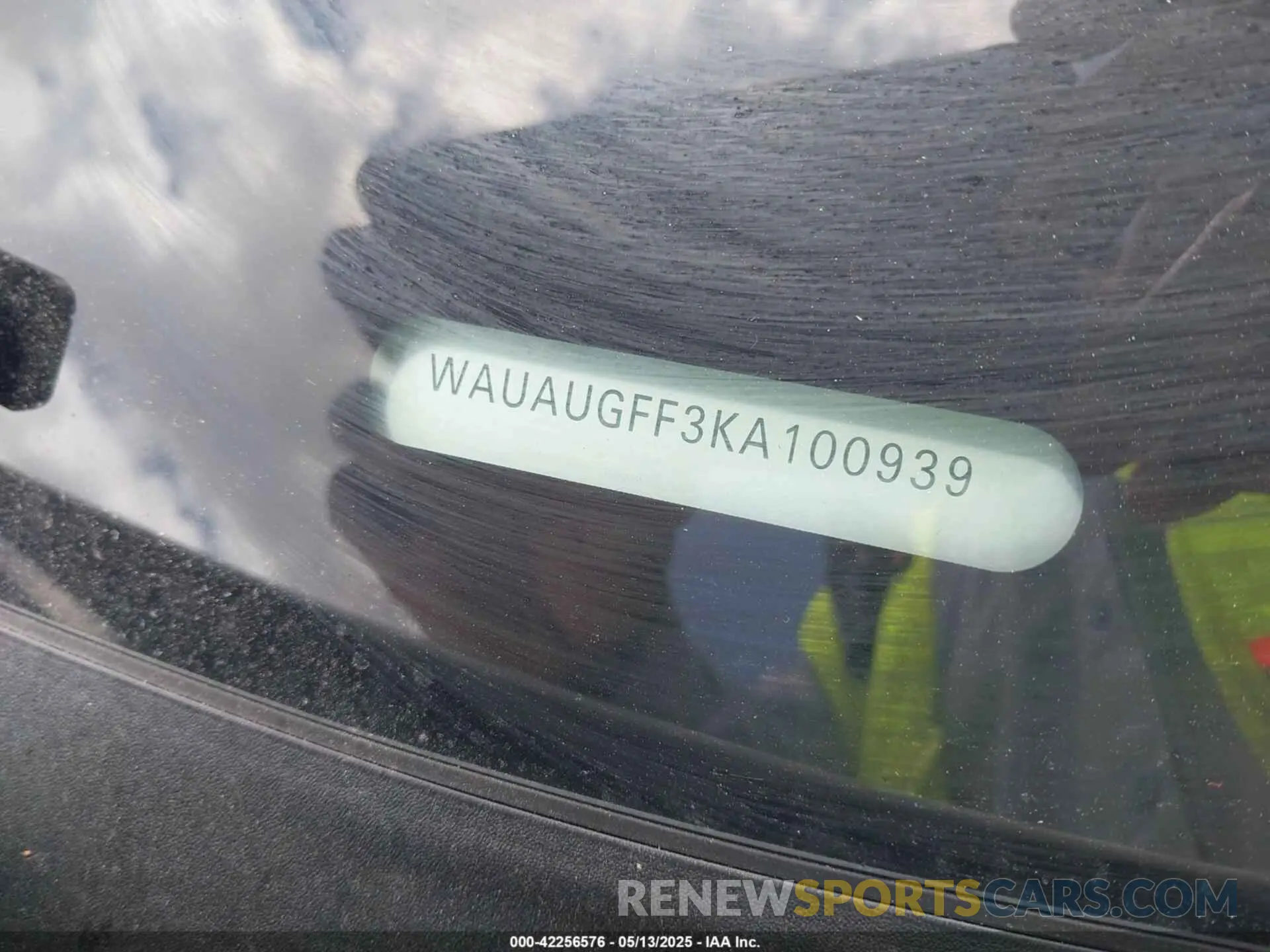 9 Фотография поврежденного автомобиля WAUAUGFF3KA100939 AUDI A3 2019