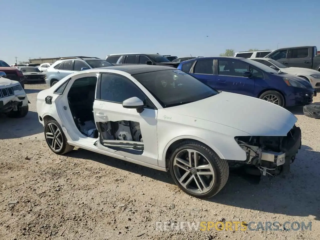 4 Фотография поврежденного автомобиля WAUAUGFF3KA118230 AUDI A3 2019