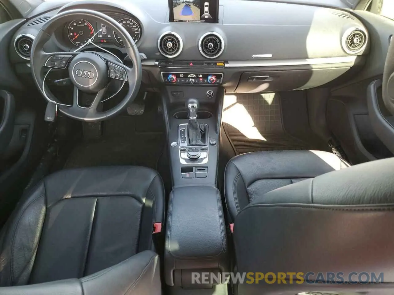 8 Фотография поврежденного автомобиля WAUAUGFF3KA118230 AUDI A3 2019