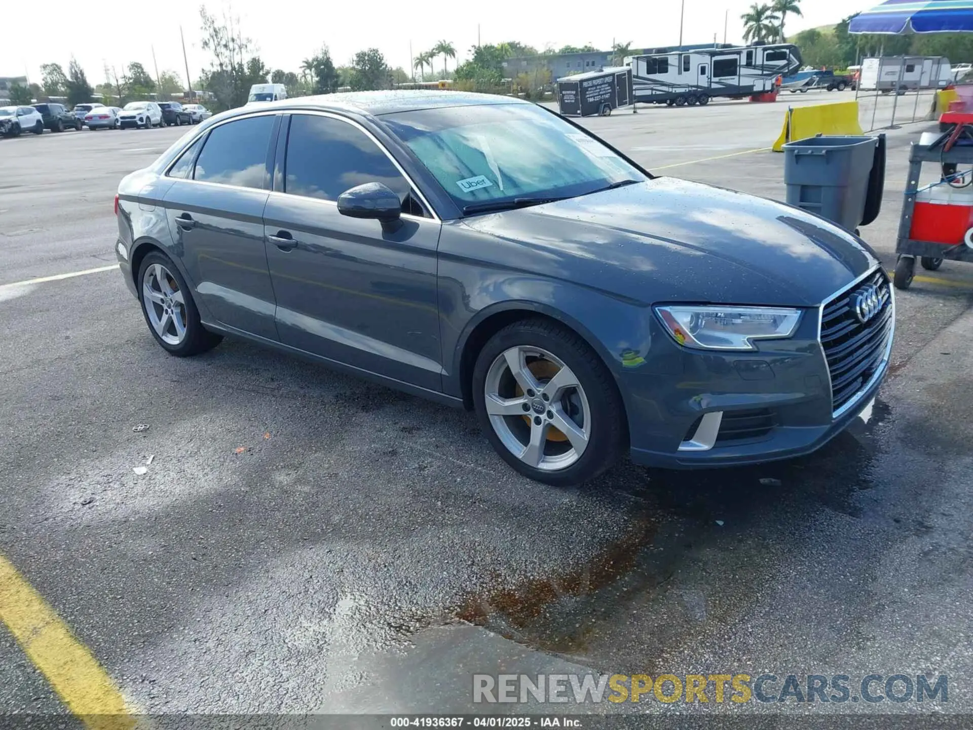 1 Фотография поврежденного автомобиля WAUAUGFF9K1009268 AUDI A3 2019