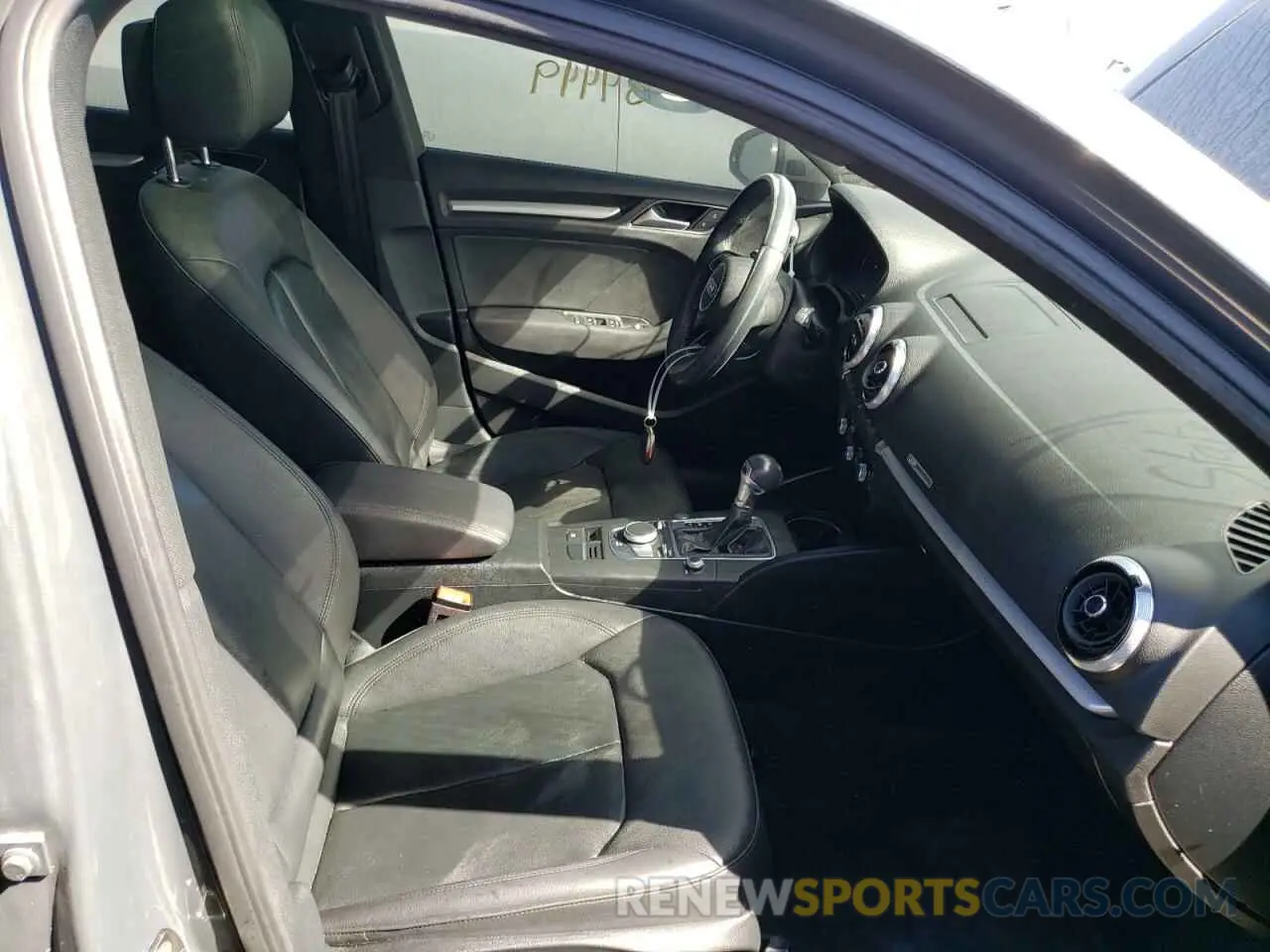 5 Photograph of a damaged car WAUAUGFF9K1012929 AUDI A3 2019