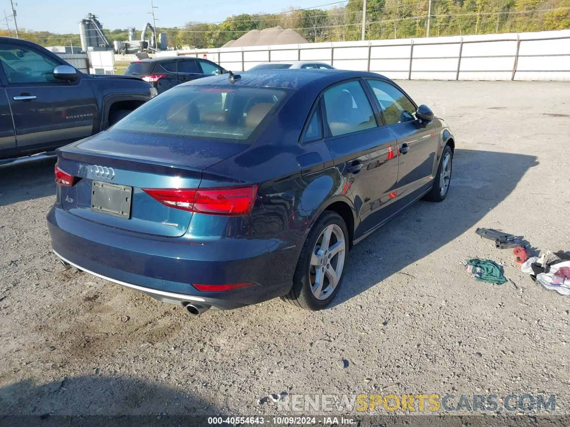 4 Фотография поврежденного автомобиля WAUBEGFF1K1017124 AUDI A3 2019