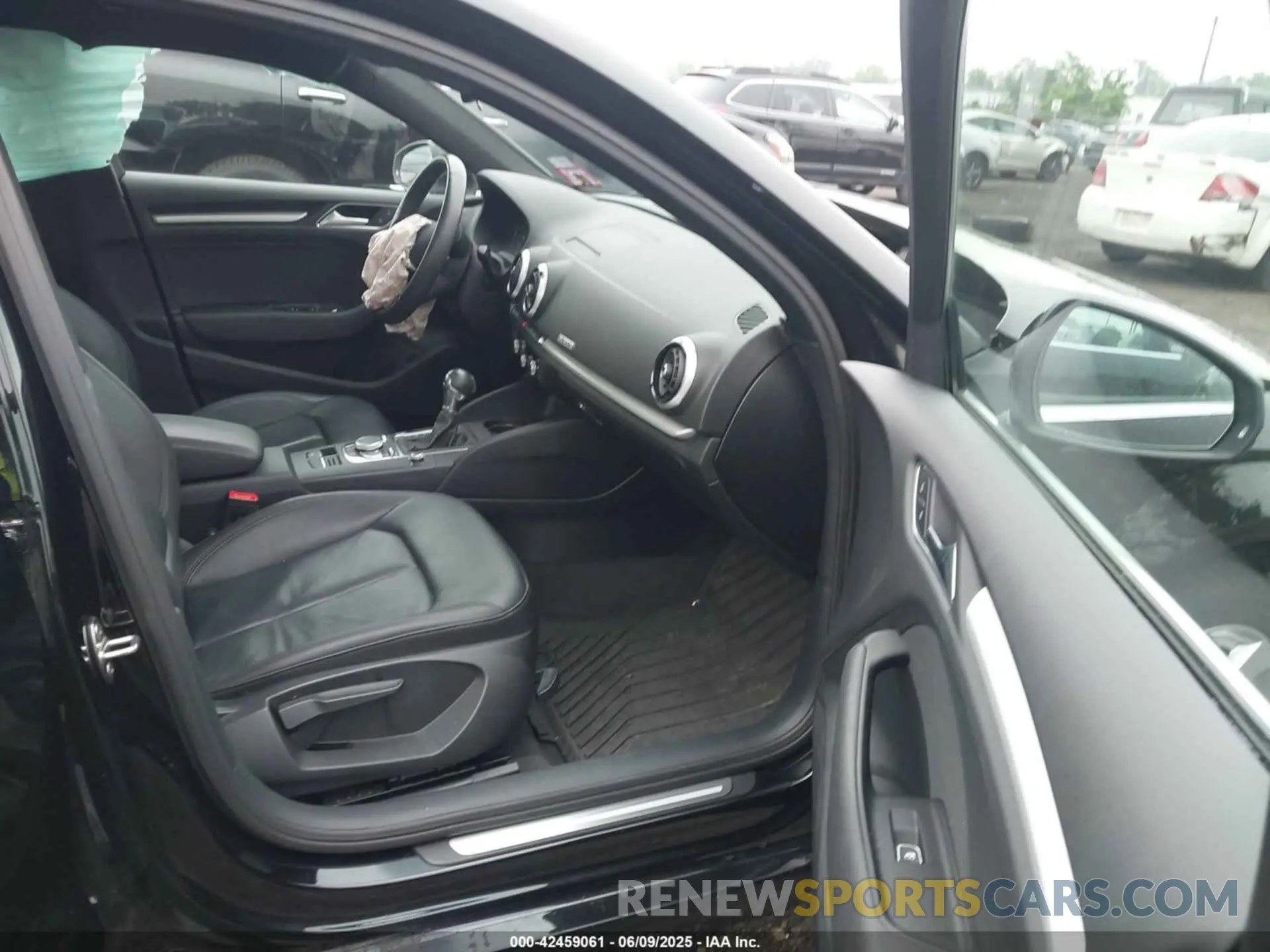 5 Photograph of a damaged car WAUBEGFF5KA079898 AUDI A3 2019