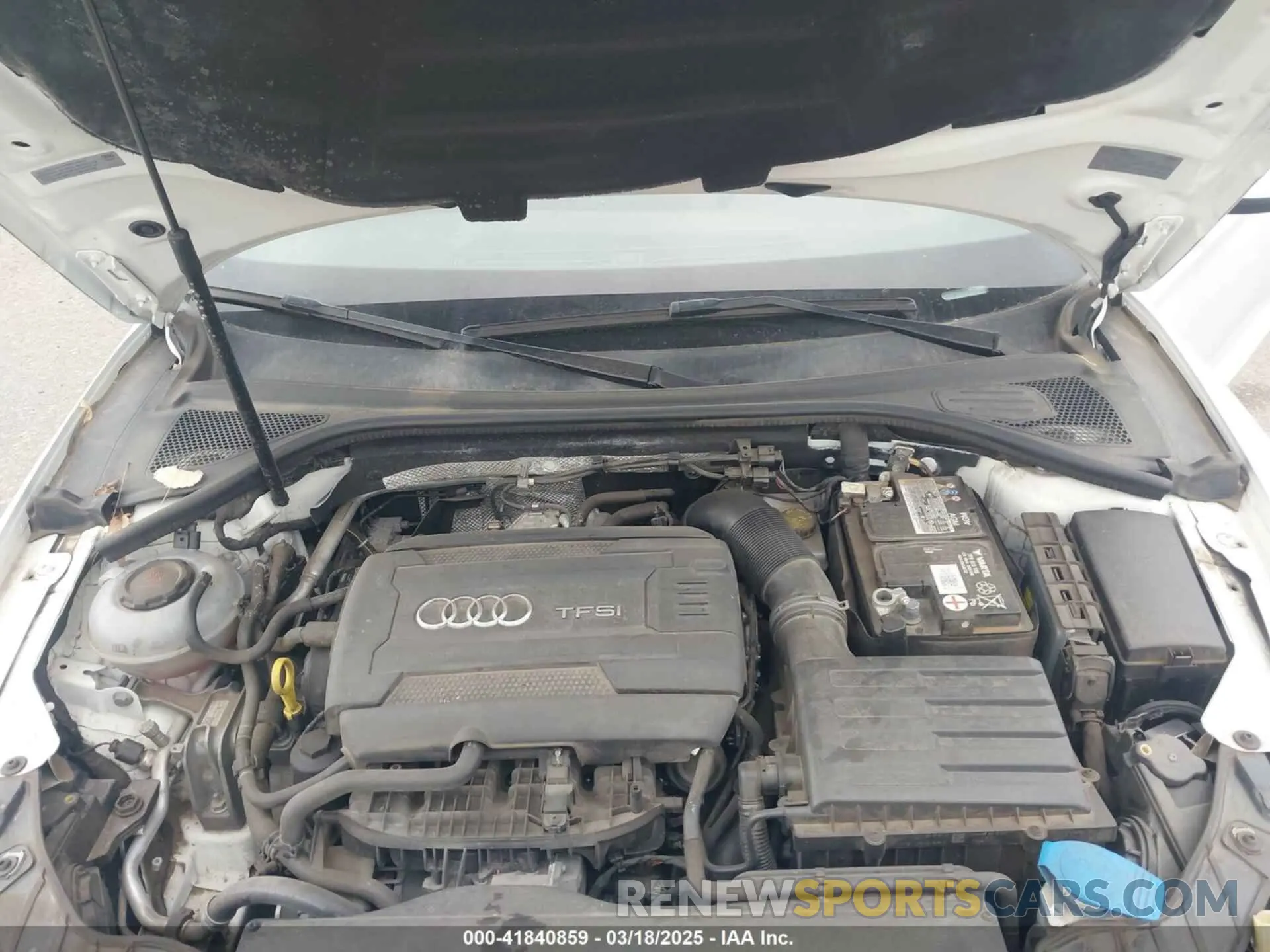 10 Фотография поврежденного автомобиля WAUBEGFF8KA113719 AUDI A3 2019