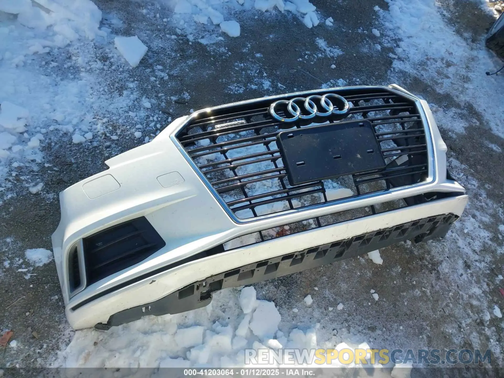 12 Фотография поврежденного автомобиля WAUBEGFFXKA081971 AUDI A3 2019
