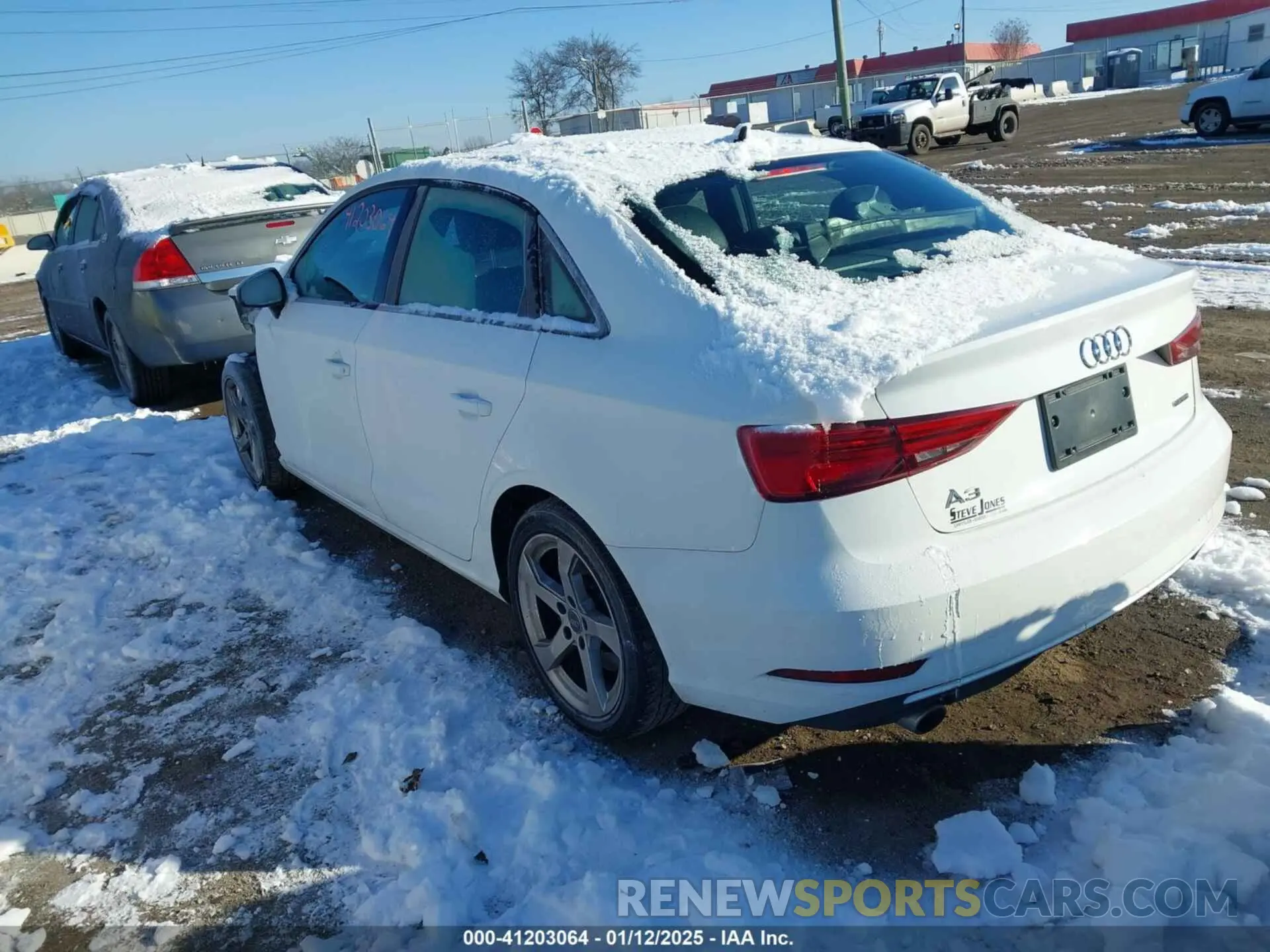 3 Фотография поврежденного автомобиля WAUBEGFFXKA081971 AUDI A3 2019