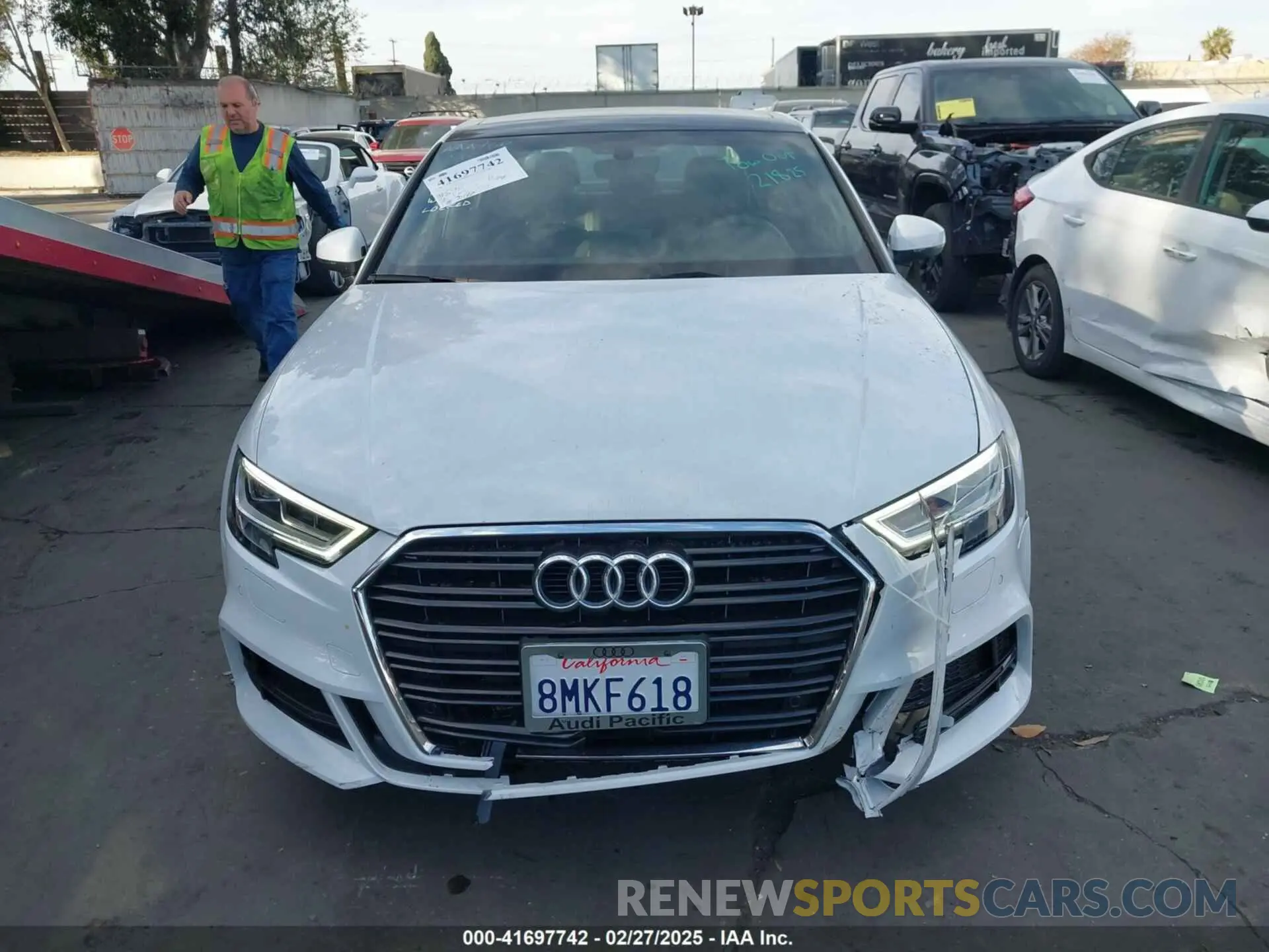 13 Фотография поврежденного автомобиля WAUGUGFF1KA087909 AUDI A3 2019
