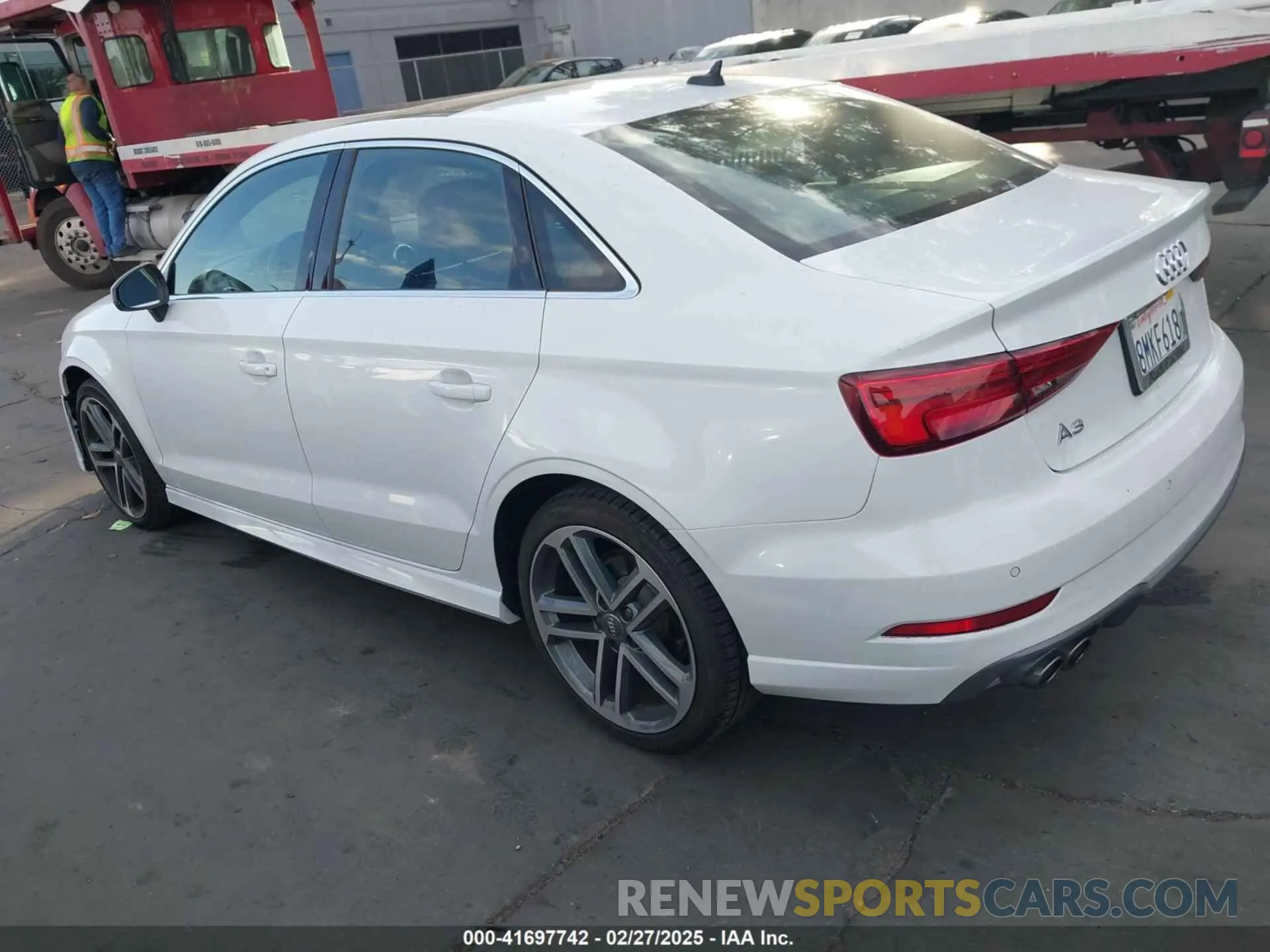 3 Фотография поврежденного автомобиля WAUGUGFF1KA087909 AUDI A3 2019