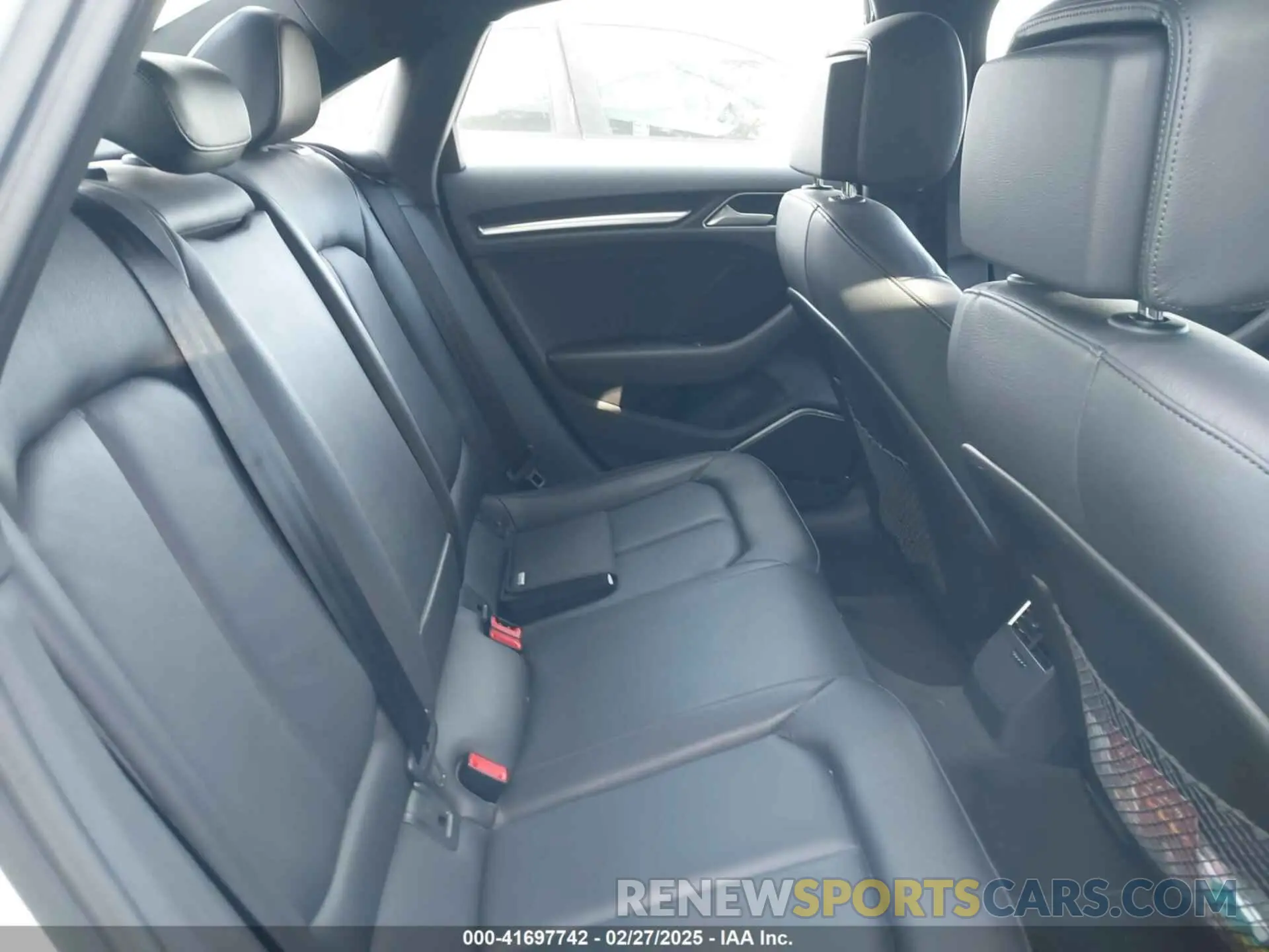 8 Фотография поврежденного автомобиля WAUGUGFF1KA087909 AUDI A3 2019