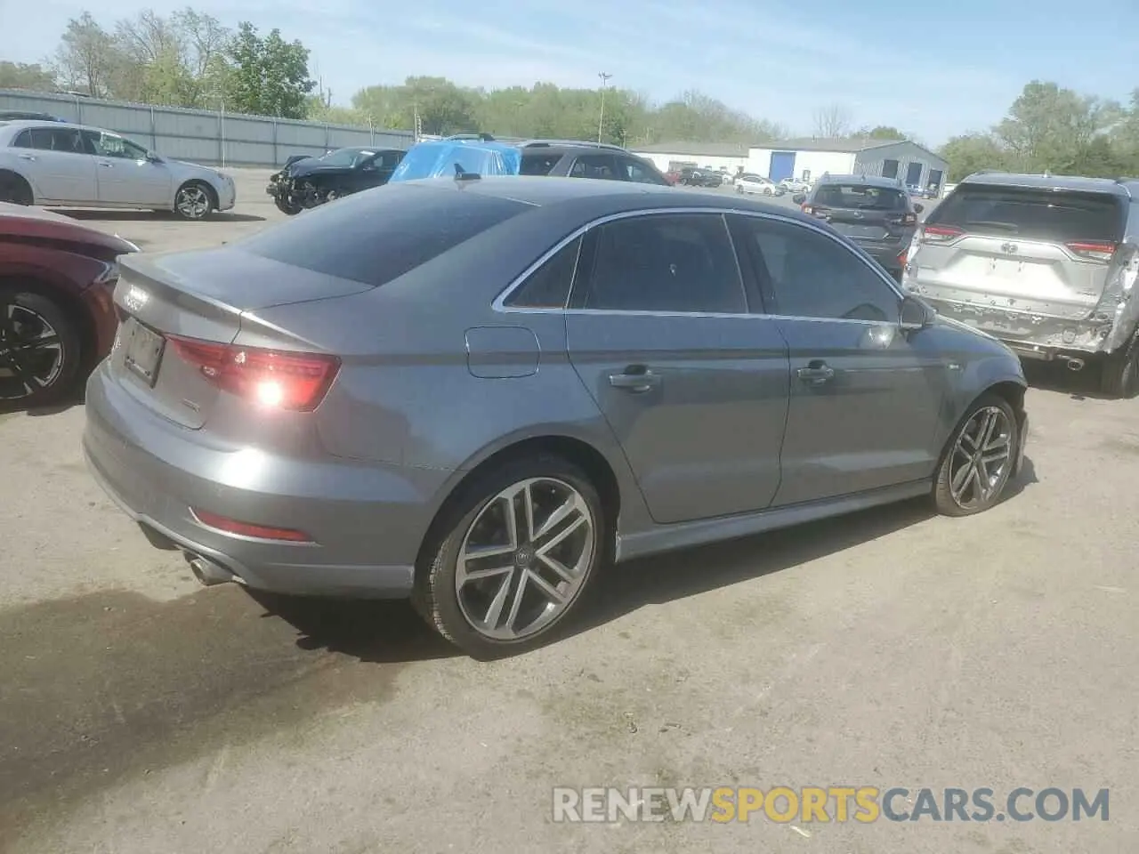 3 Фотография поврежденного автомобиля WAUJEGFF5K1017719 AUDI A3 2019
