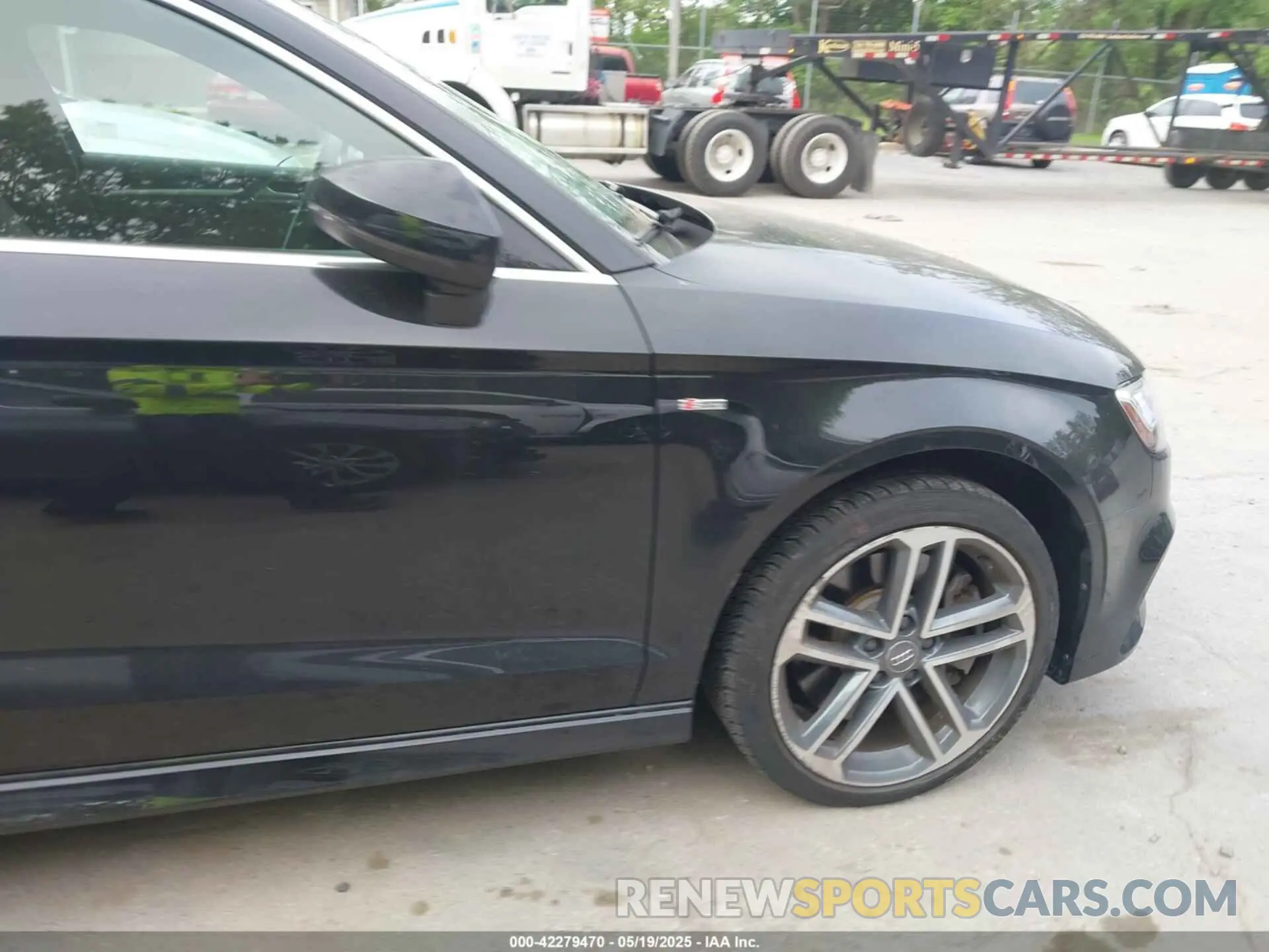 19 Photograph of a damaged car WAUJEGFF6K1017339 AUDI A3 2019