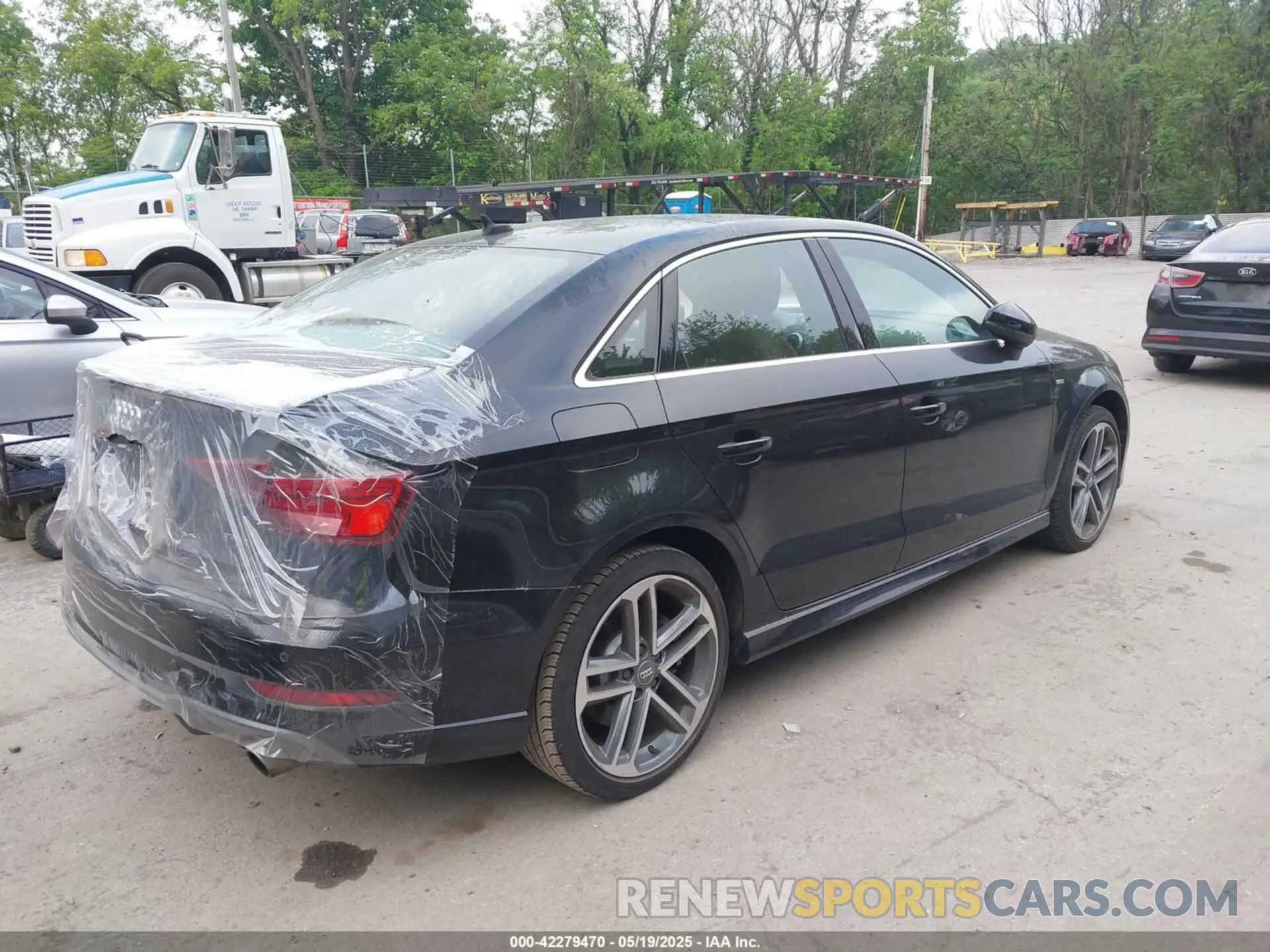 4 Photograph of a damaged car WAUJEGFF6K1017339 AUDI A3 2019