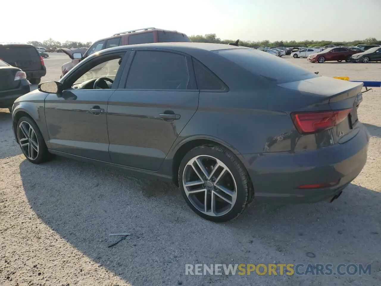 2 Фотография поврежденного автомобиля WAUAUGFF0LA101614 AUDI A3 2020