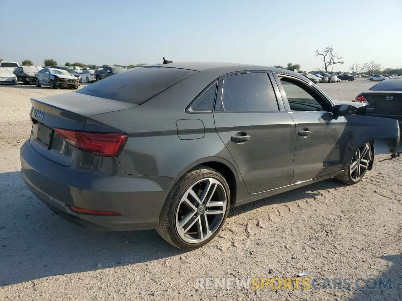 3 Фотография поврежденного автомобиля WAUAUGFF0LA101614 AUDI A3 2020