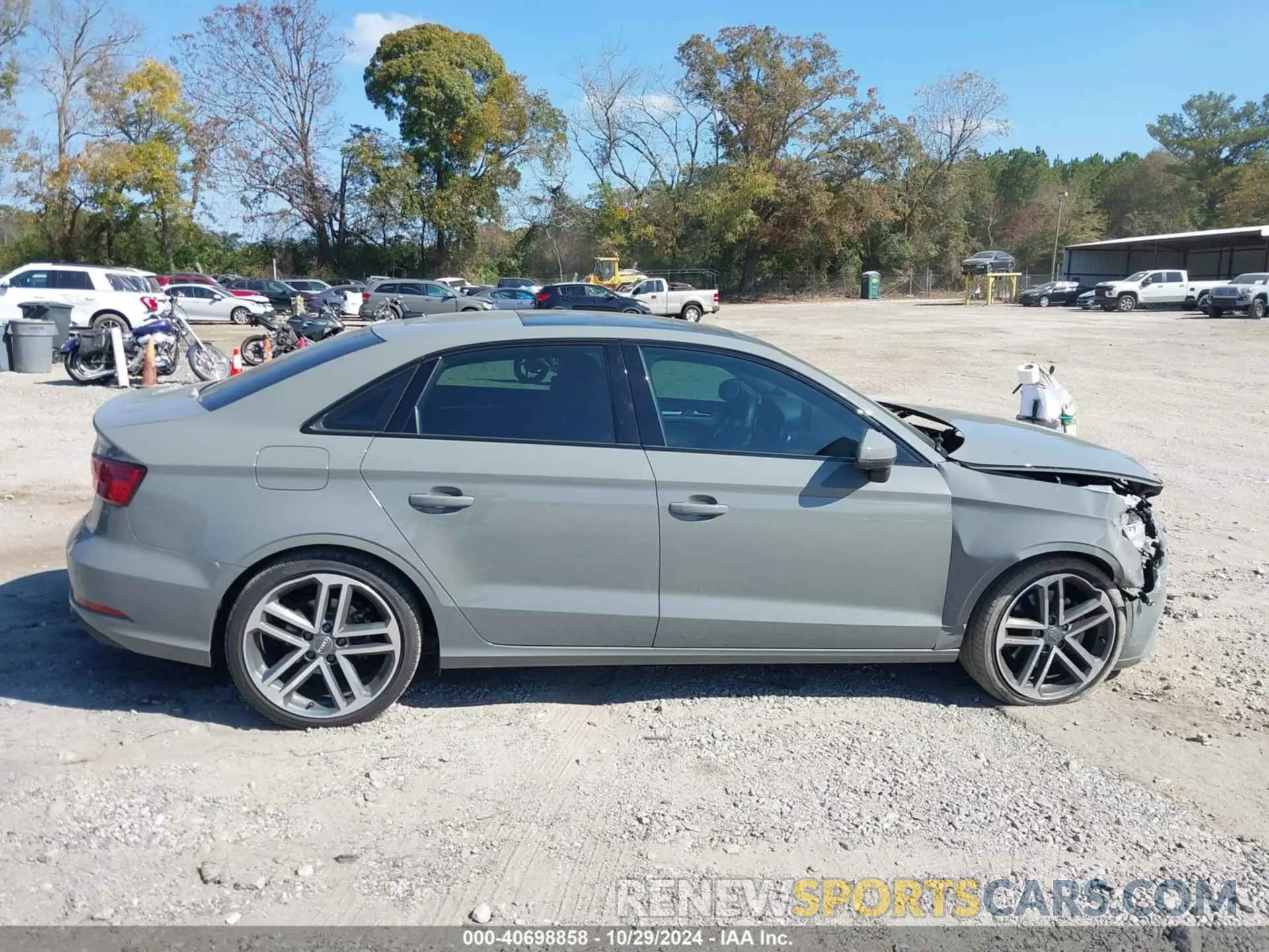13 Фотография поврежденного автомобиля WAUAUGFF2LA018167 AUDI A3 2020