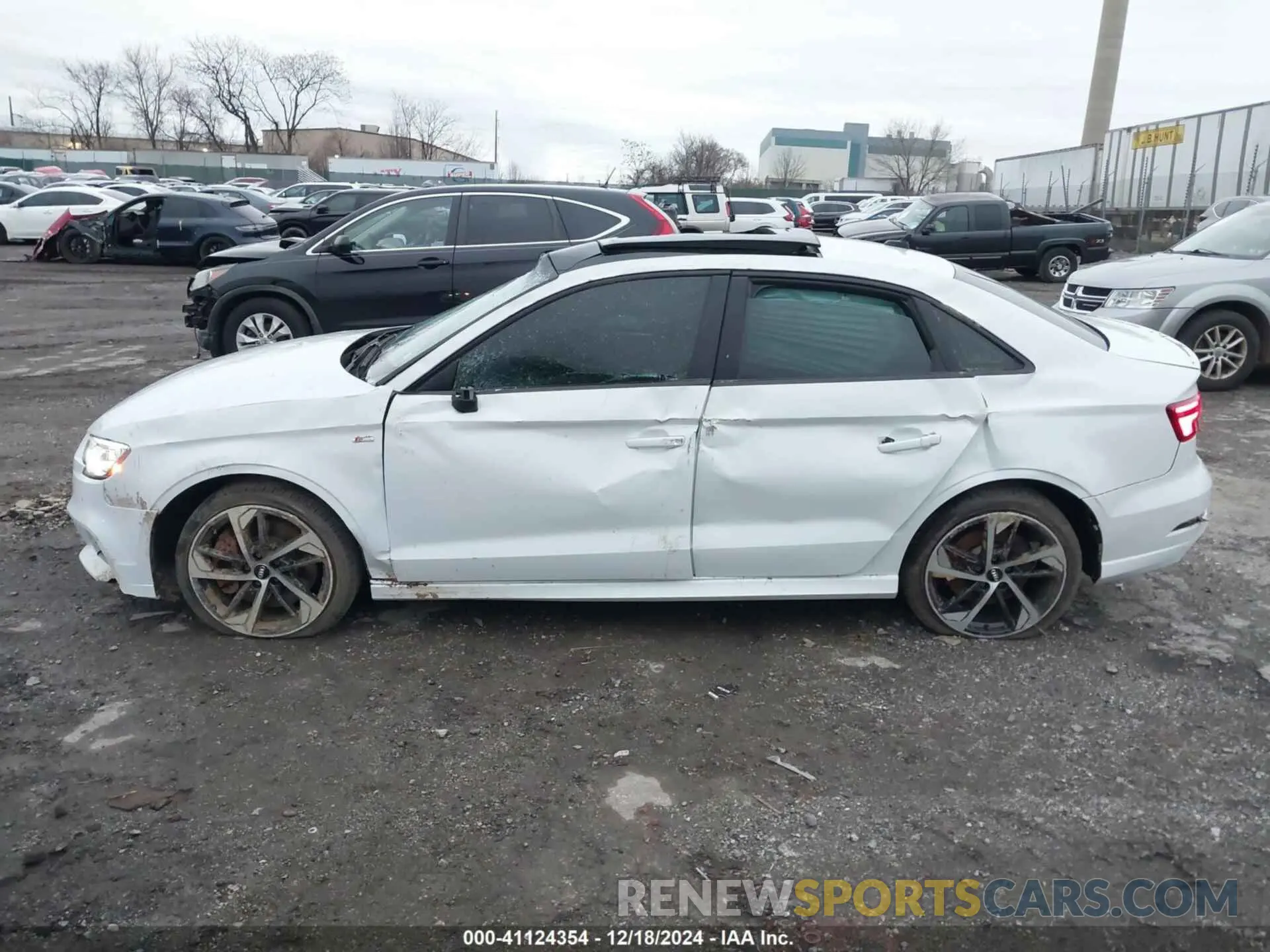15 Фотография поврежденного автомобиля WAUBEGFF0LA105860 AUDI A3 2020