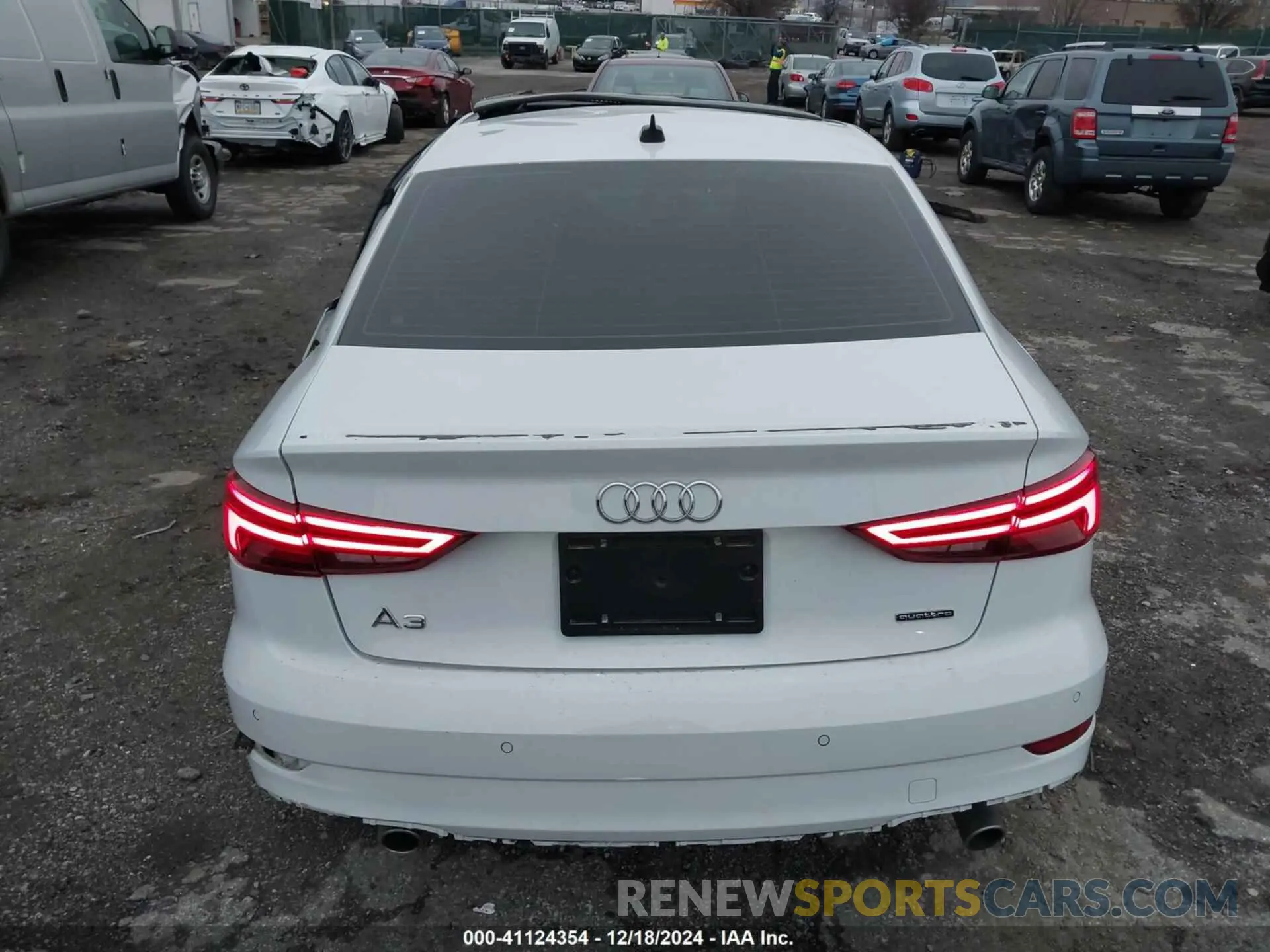 17 Фотография поврежденного автомобиля WAUBEGFF0LA105860 AUDI A3 2020
