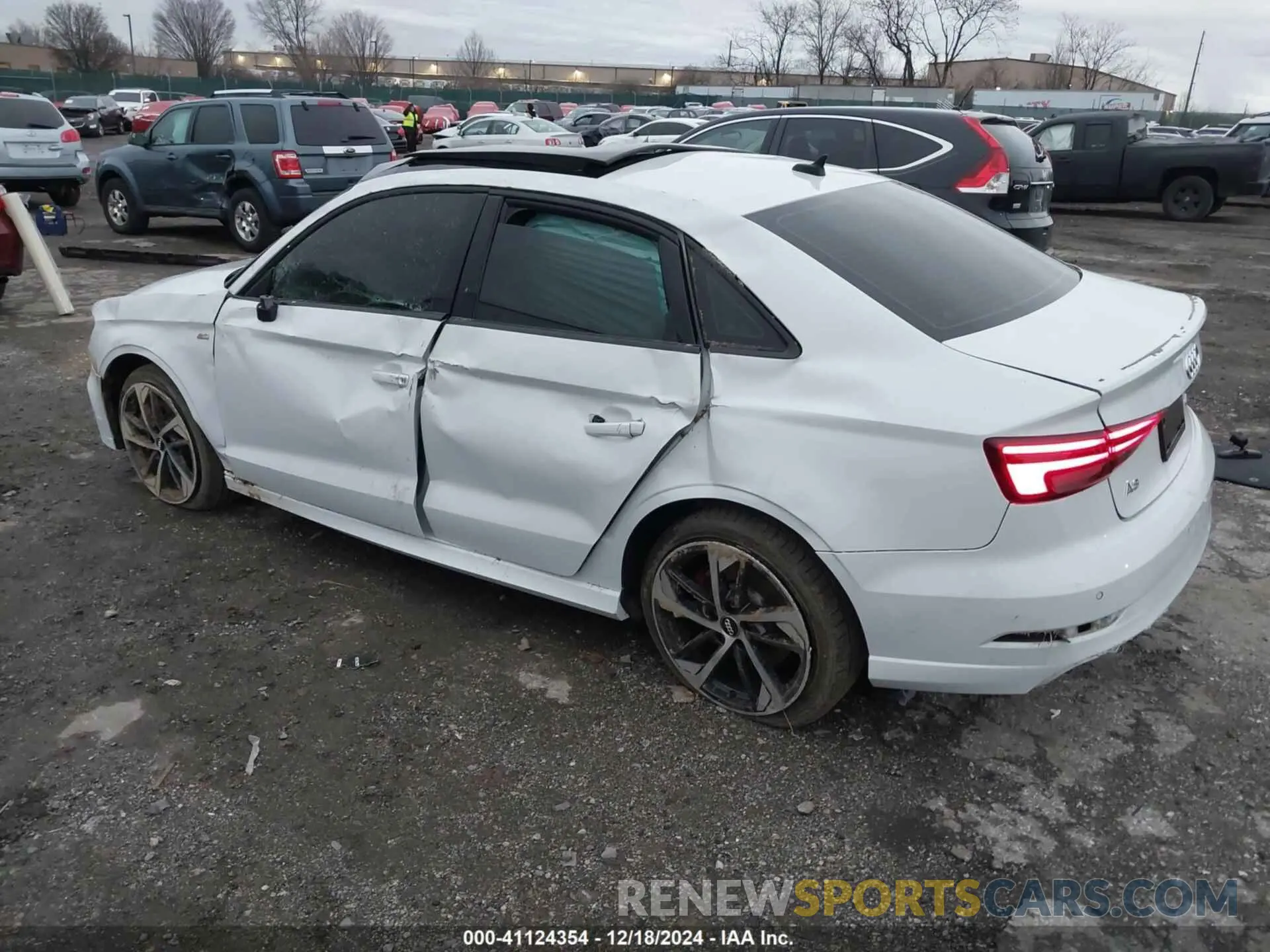 3 Фотография поврежденного автомобиля WAUBEGFF0LA105860 AUDI A3 2020