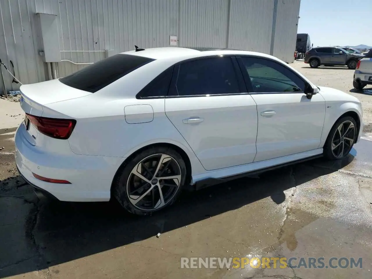 3 Фотография поврежденного автомобиля WAUBEGFF2LA102958 AUDI A3 2020
