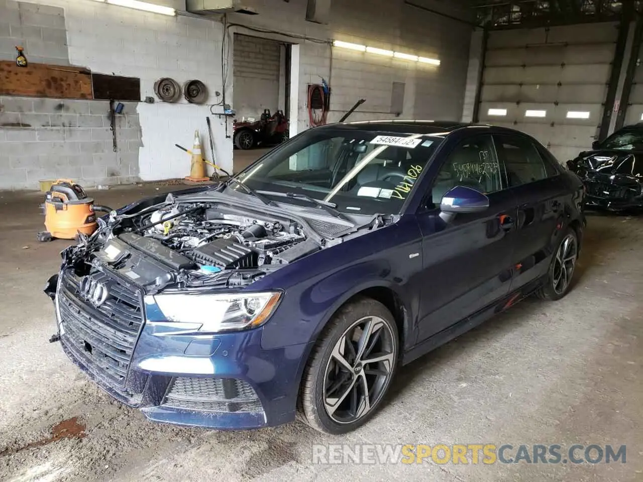 2 Фотография поврежденного автомобиля WAUBEGFF5LA098095 AUDI A3 2020