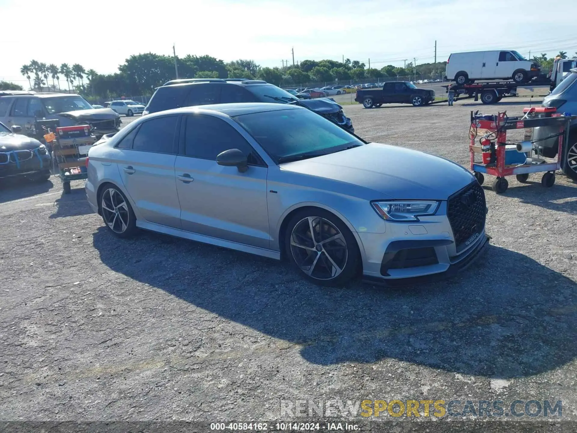 1 Фотография поврежденного автомобиля WAUBEGFF6LA090152 AUDI A3 2020