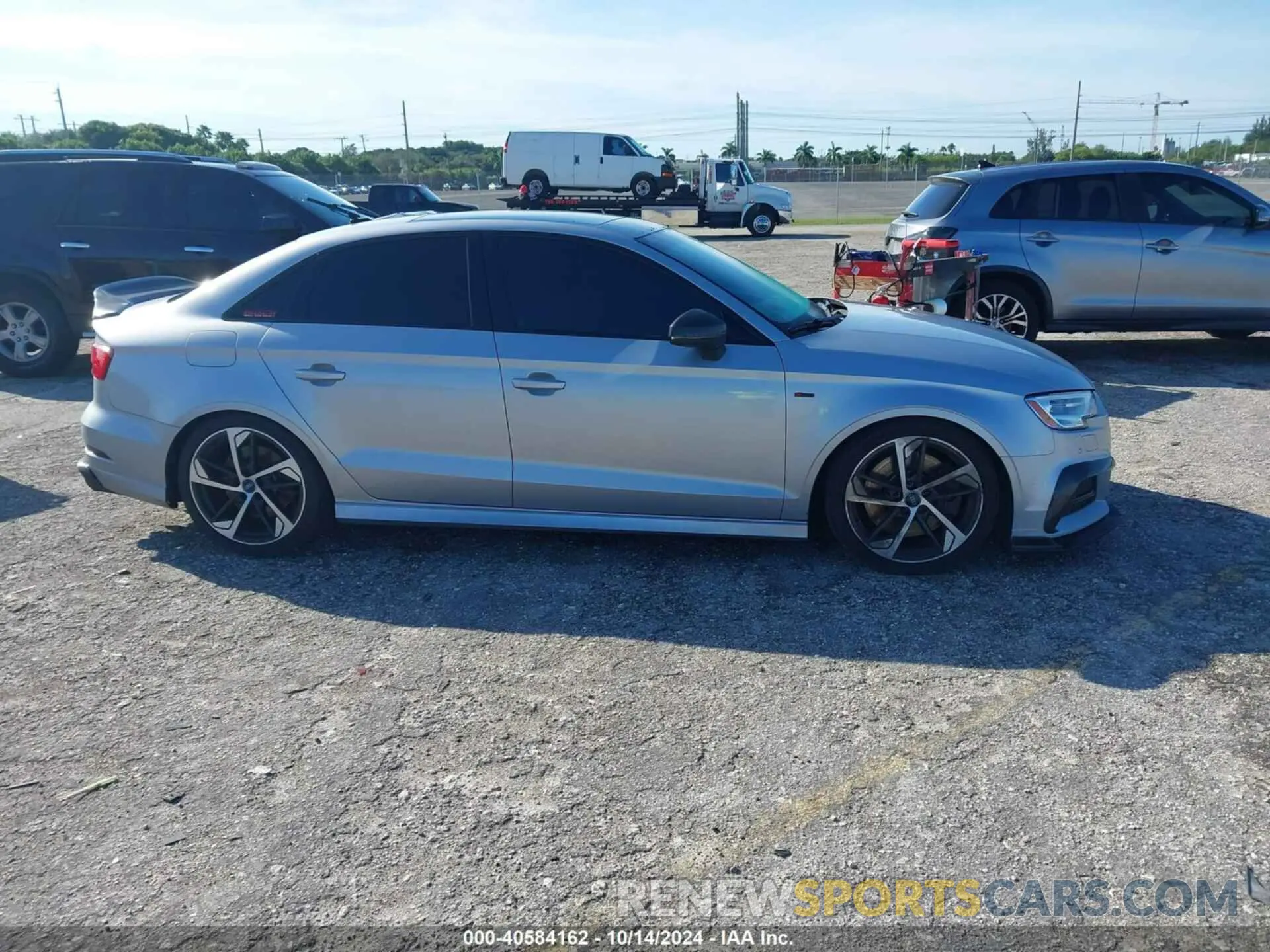 13 Фотография поврежденного автомобиля WAUBEGFF6LA090152 AUDI A3 2020