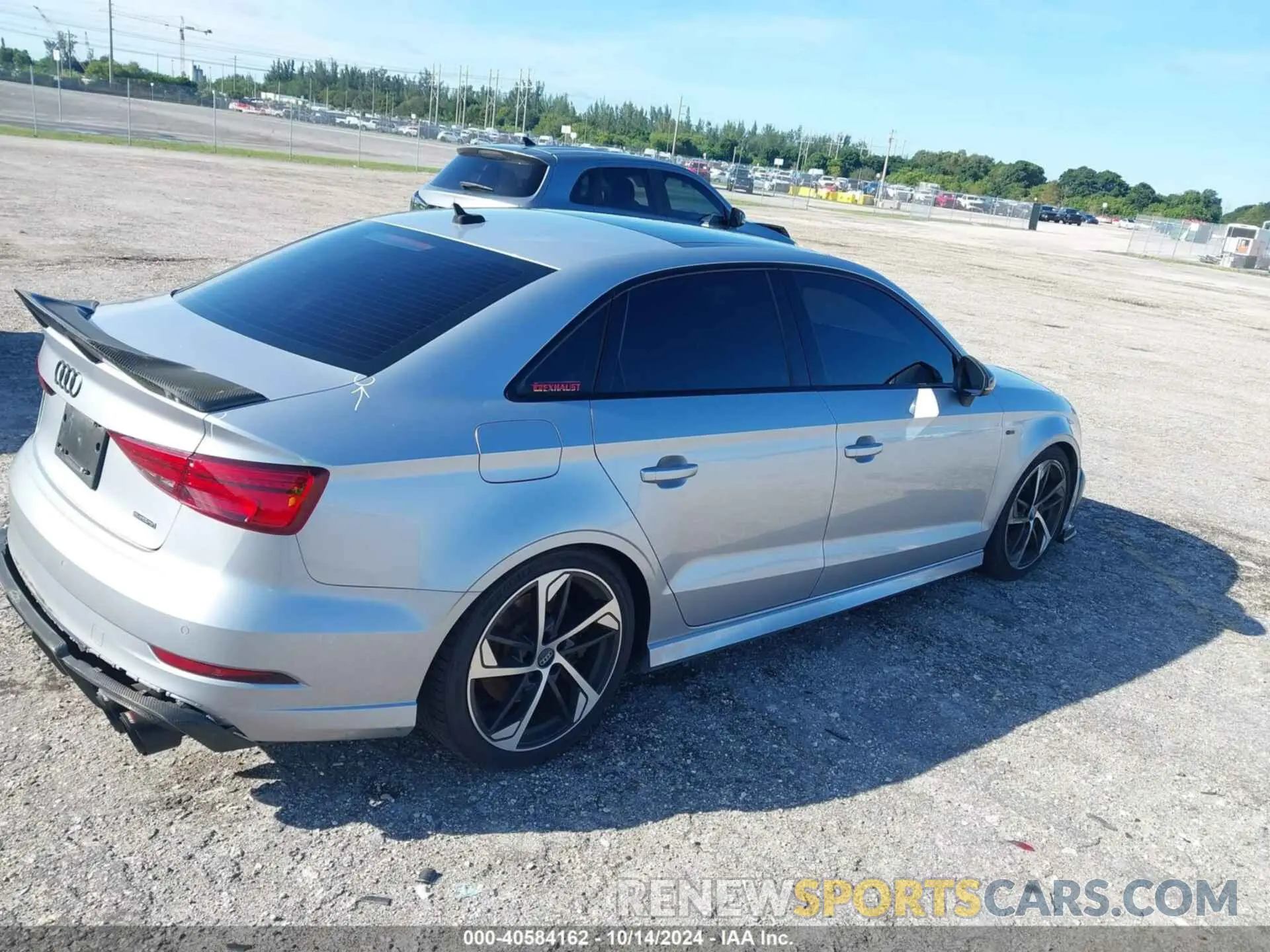 18 Фотография поврежденного автомобиля WAUBEGFF6LA090152 AUDI A3 2020
