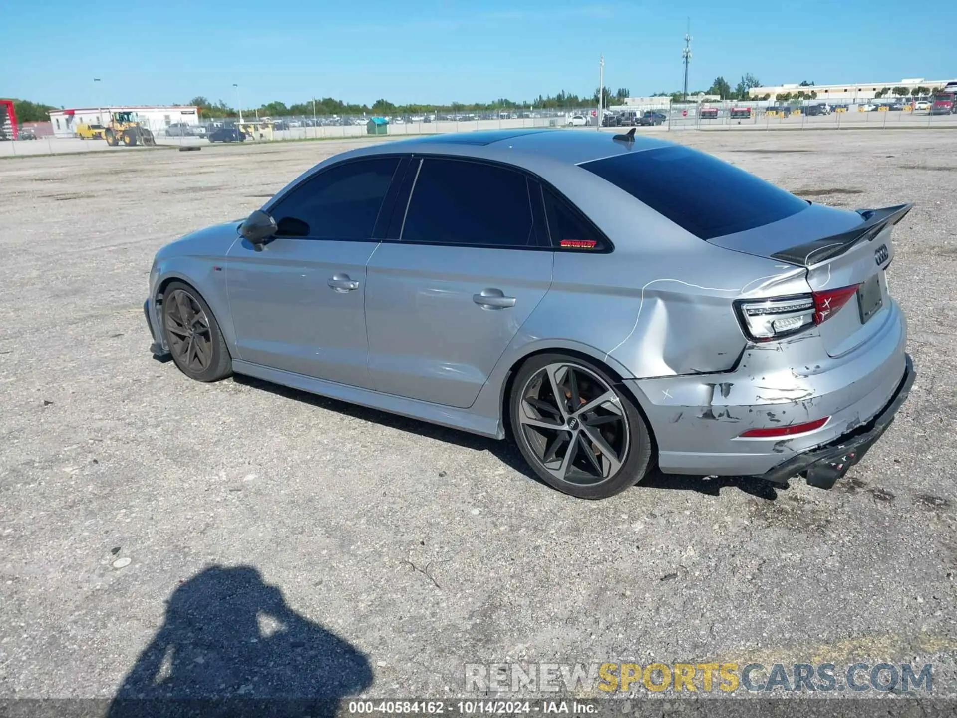 19 Фотография поврежденного автомобиля WAUBEGFF6LA090152 AUDI A3 2020
