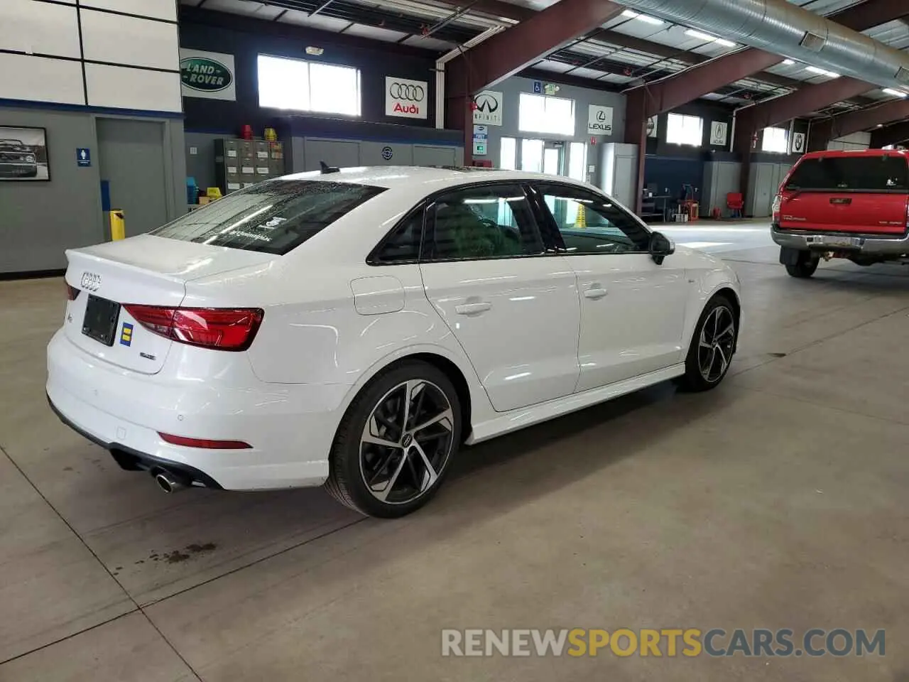 3 Фотография поврежденного автомобиля WAUJEGFF3LA001696 AUDI A3 2020