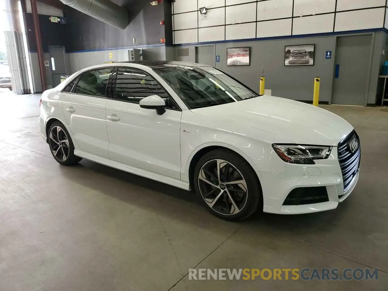 4 Фотография поврежденного автомобиля WAUJEGFF3LA001696 AUDI A3 2020