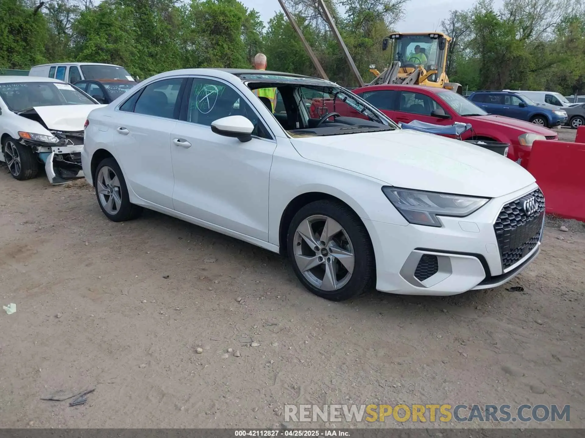 1 Фотография поврежденного автомобиля WAUAUDGY2NA033575 AUDI A3 2022