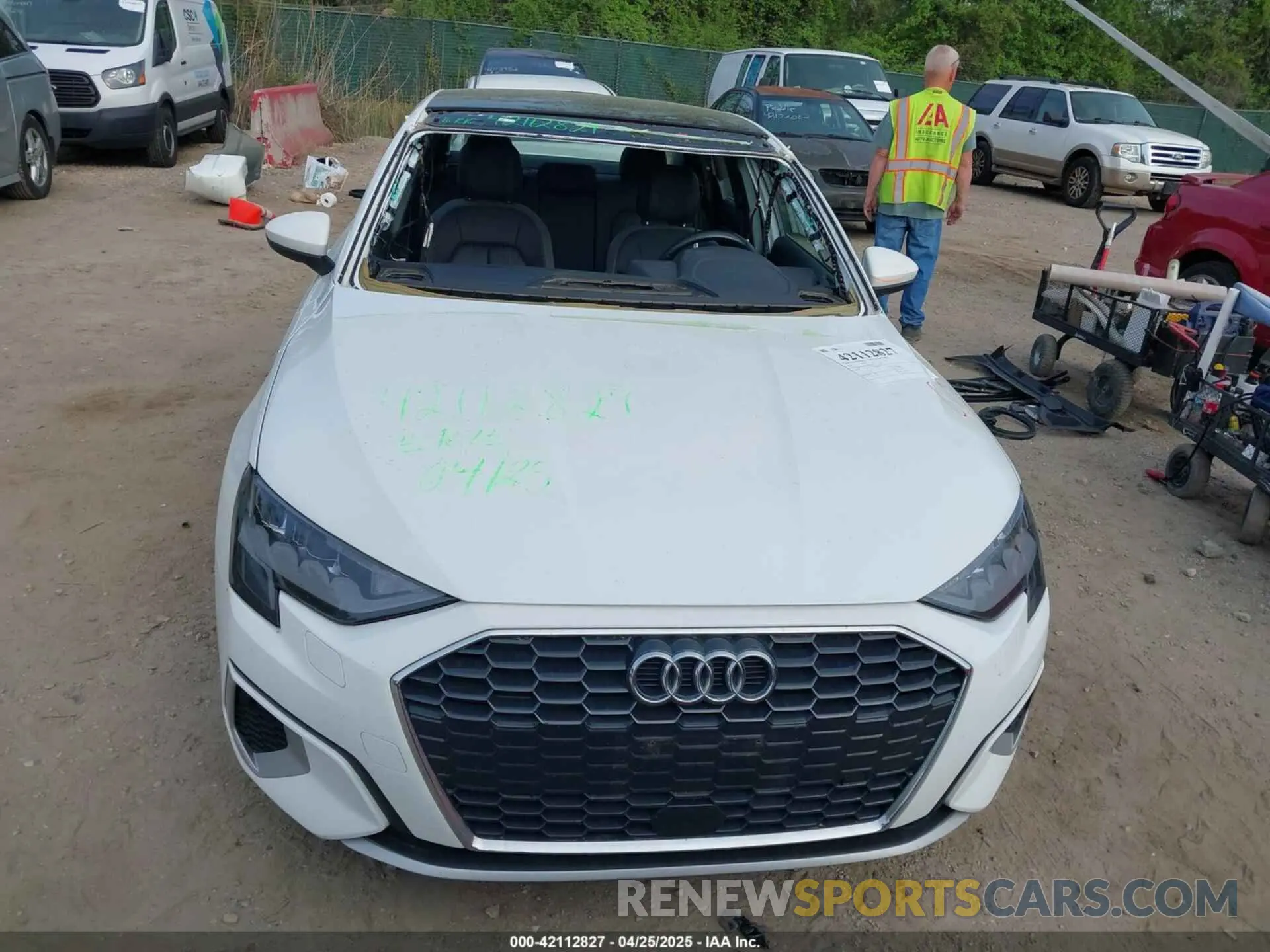 13 Фотография поврежденного автомобиля WAUAUDGY2NA033575 AUDI A3 2022