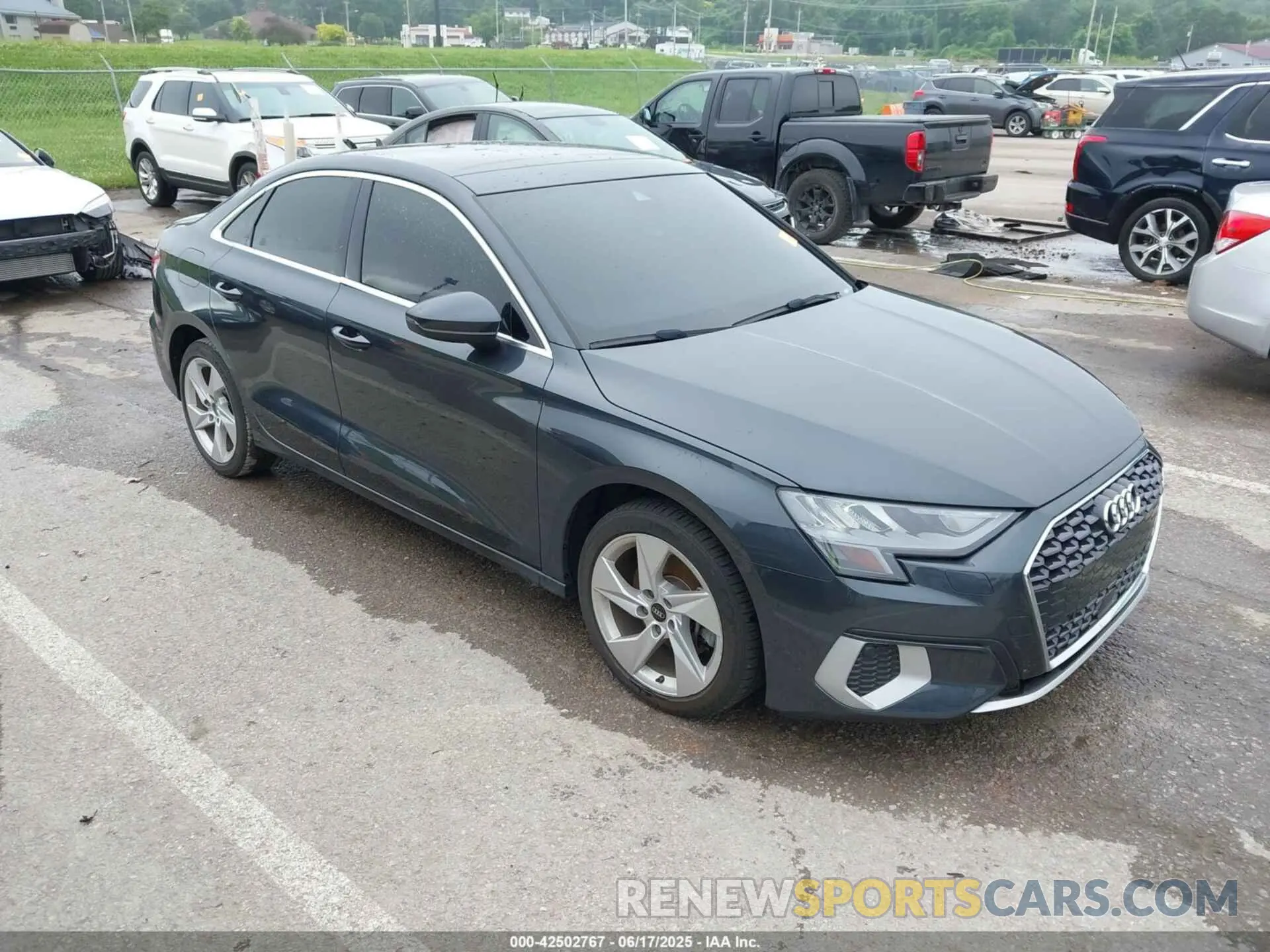 1 Фотография поврежденного автомобиля WAUAUDGY8NA075426 AUDI A3 2022