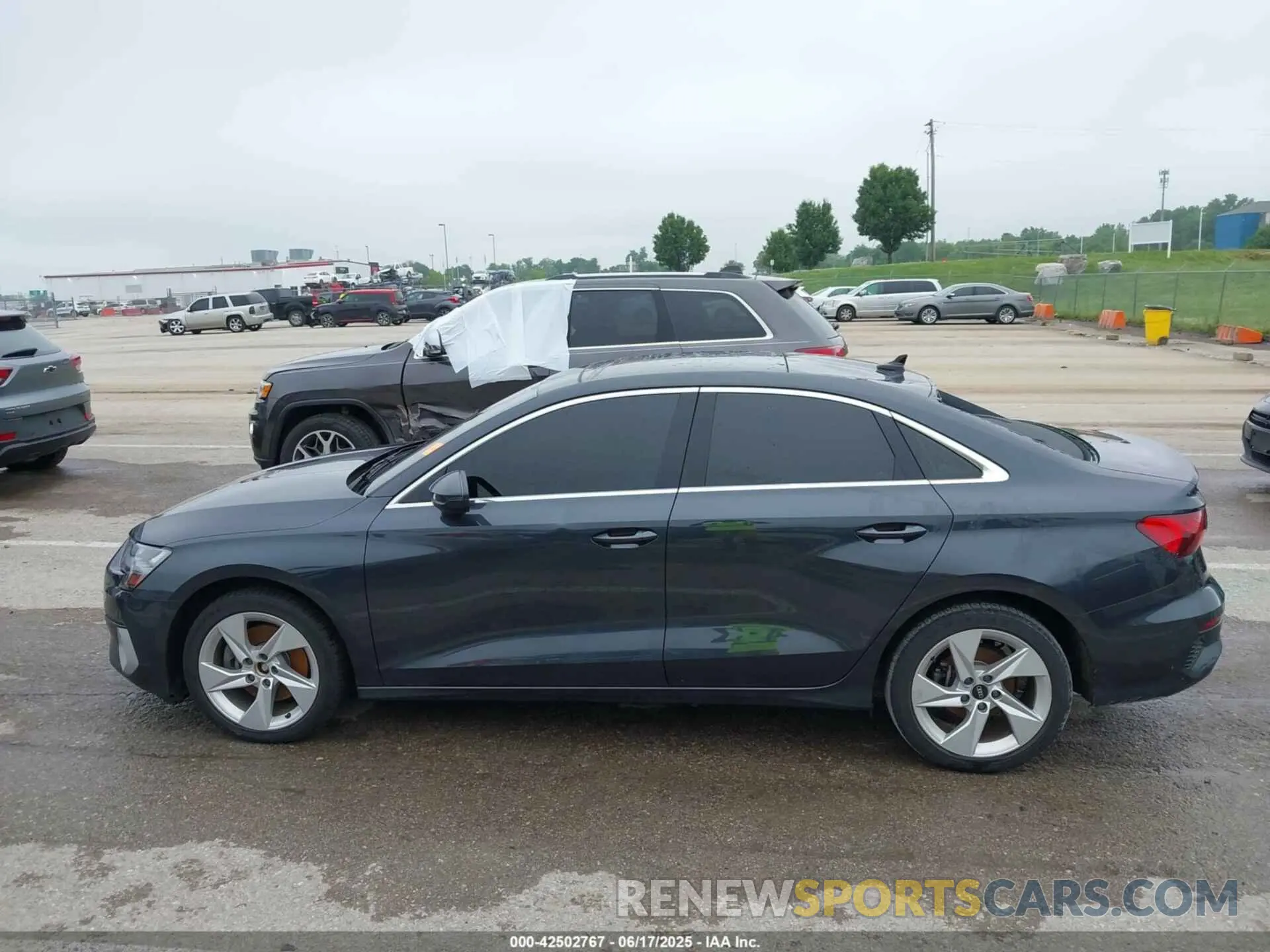 14 Фотография поврежденного автомобиля WAUAUDGY8NA075426 AUDI A3 2022