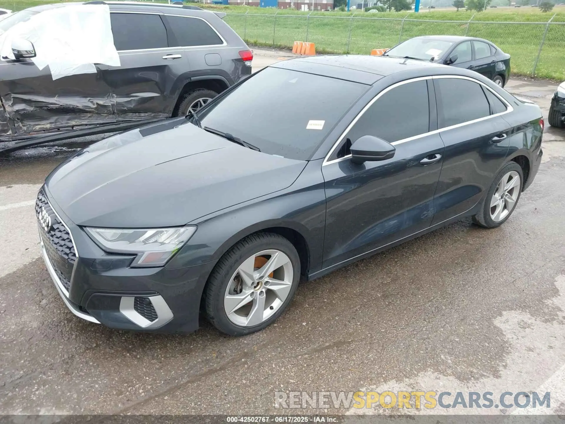 2 Фотография поврежденного автомобиля WAUAUDGY8NA075426 AUDI A3 2022