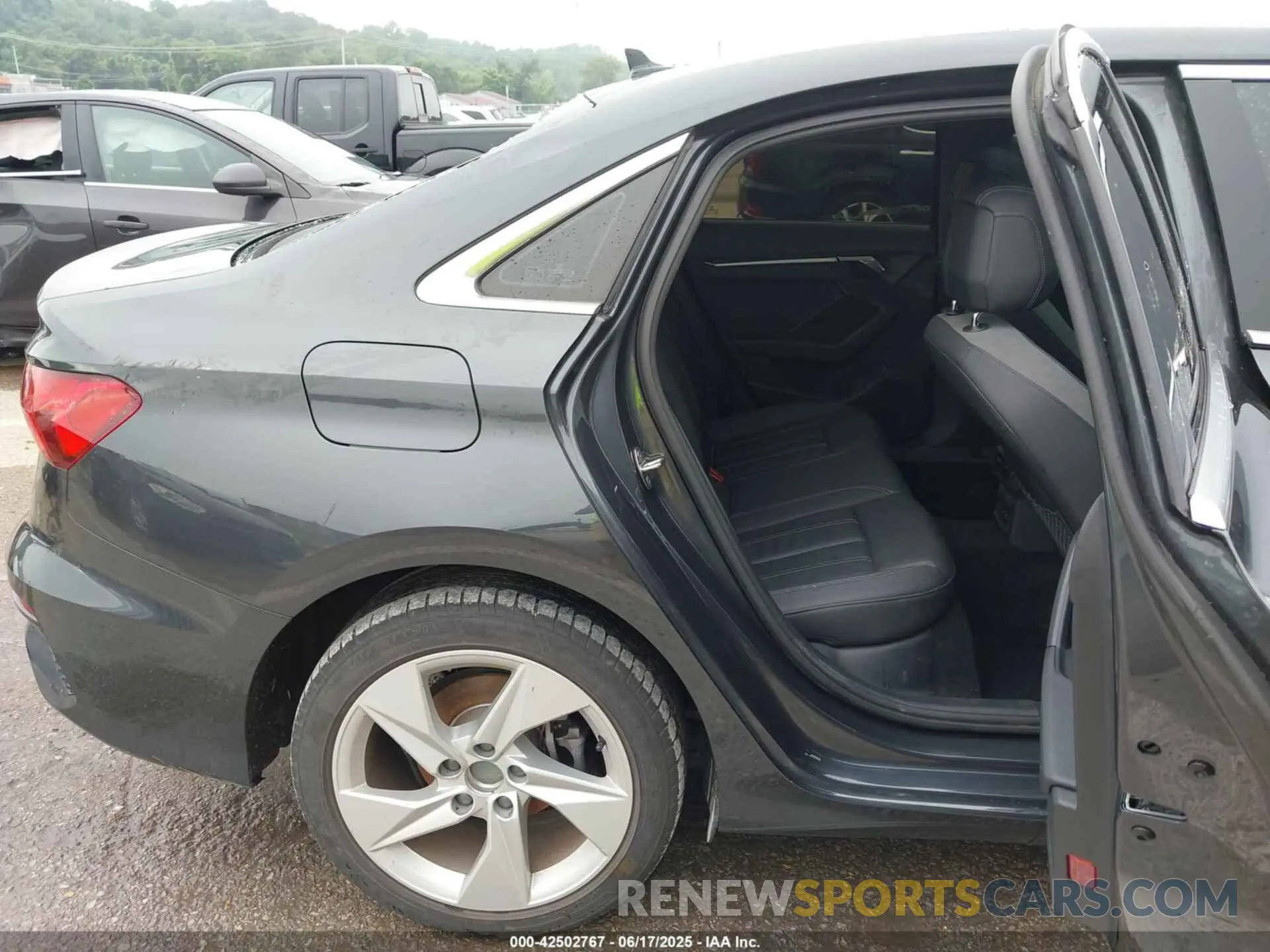 8 Фотография поврежденного автомобиля WAUAUDGY8NA075426 AUDI A3 2022