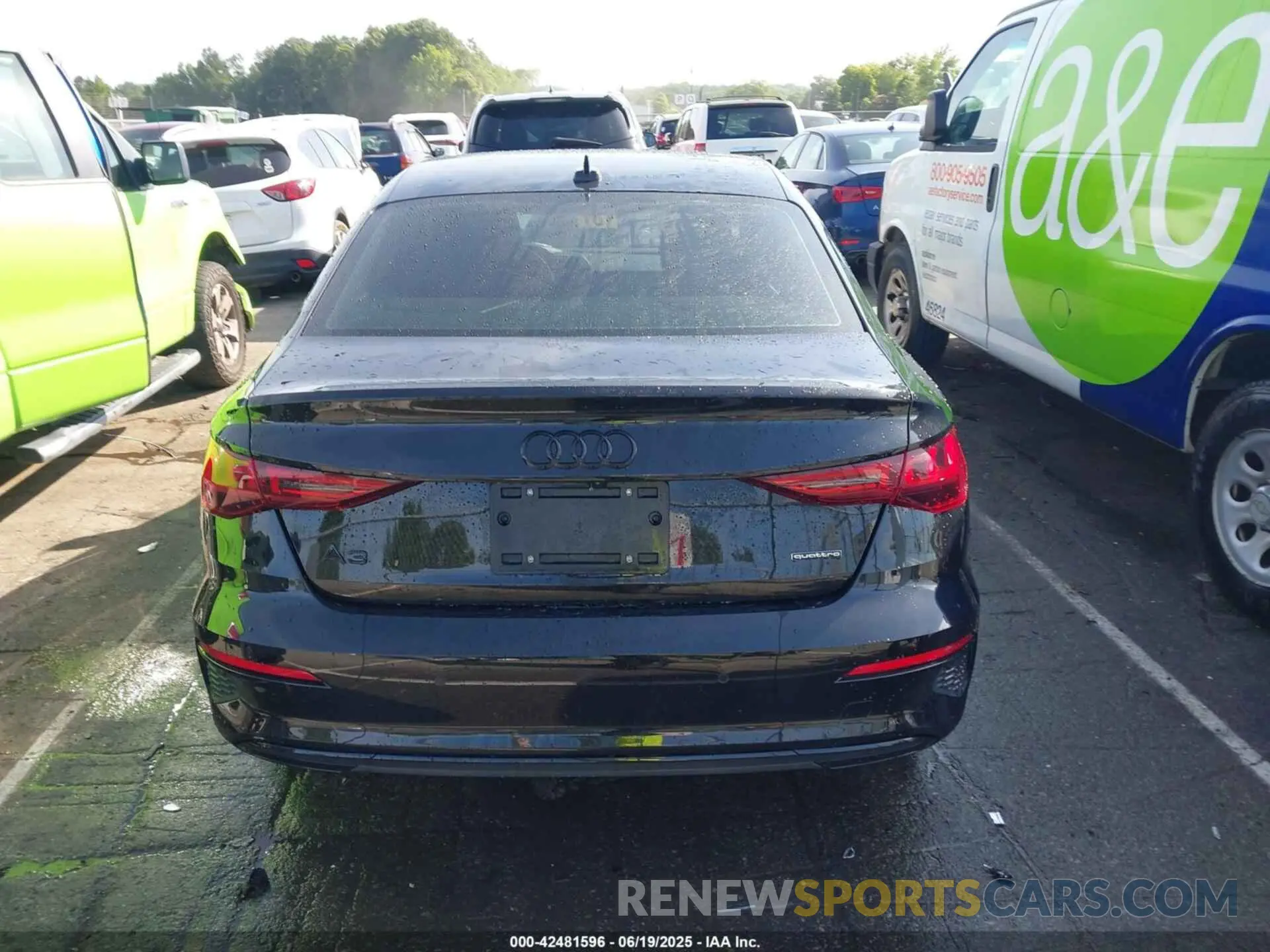 16 Photograph of a damaged car WAUHUDGY5NA092523 AUDI A3 2022