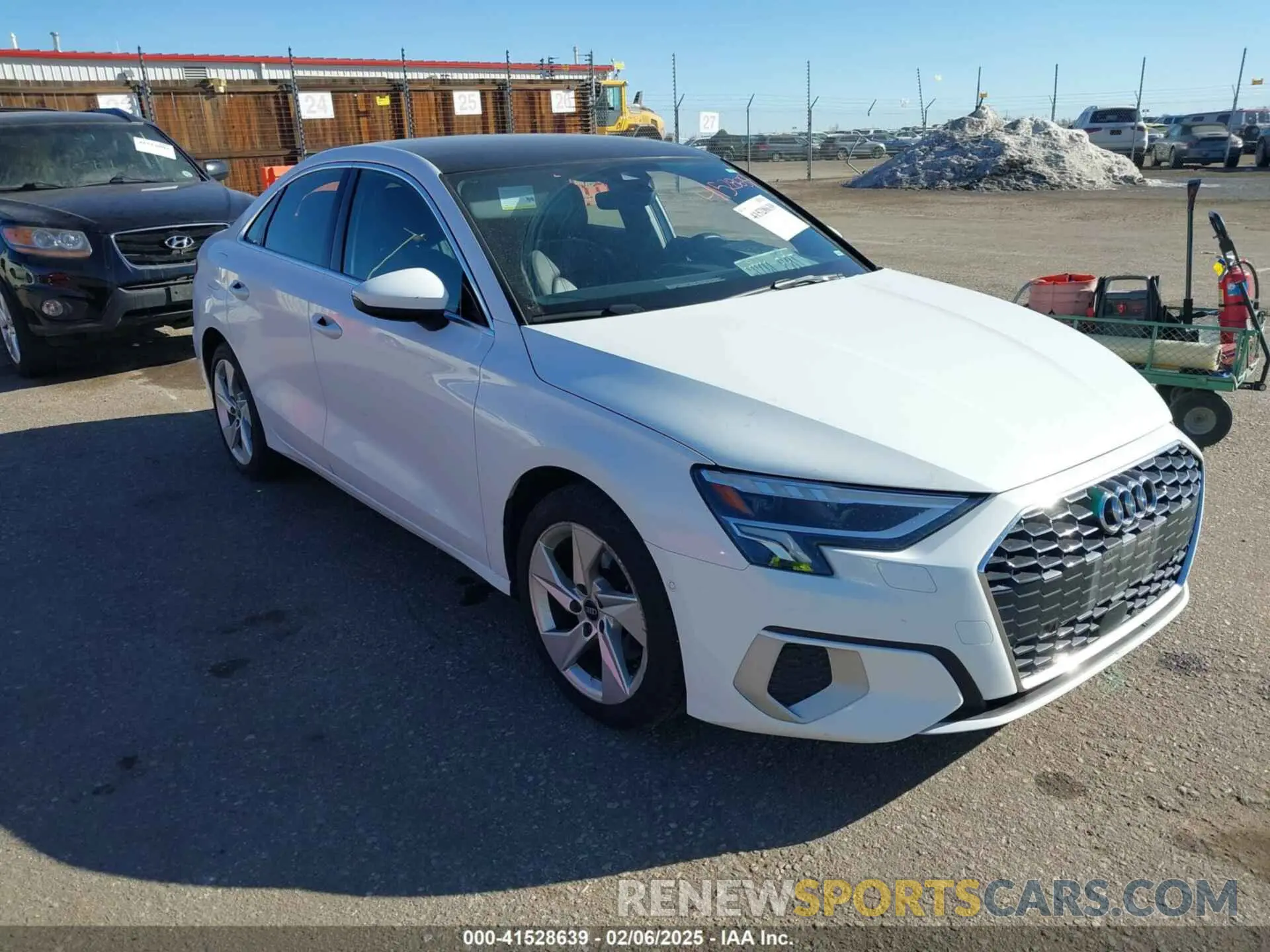 1 Фотография поврежденного автомобиля WAUAUDGY7PA037981 AUDI A3 2023