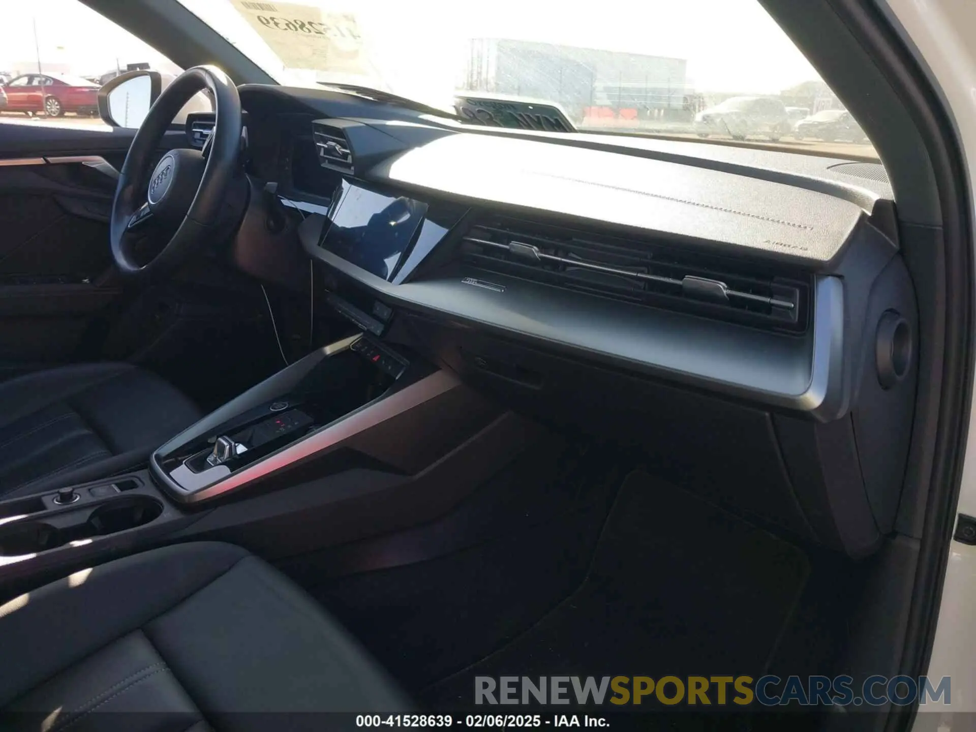 5 Фотография поврежденного автомобиля WAUAUDGY7PA037981 AUDI A3 2023